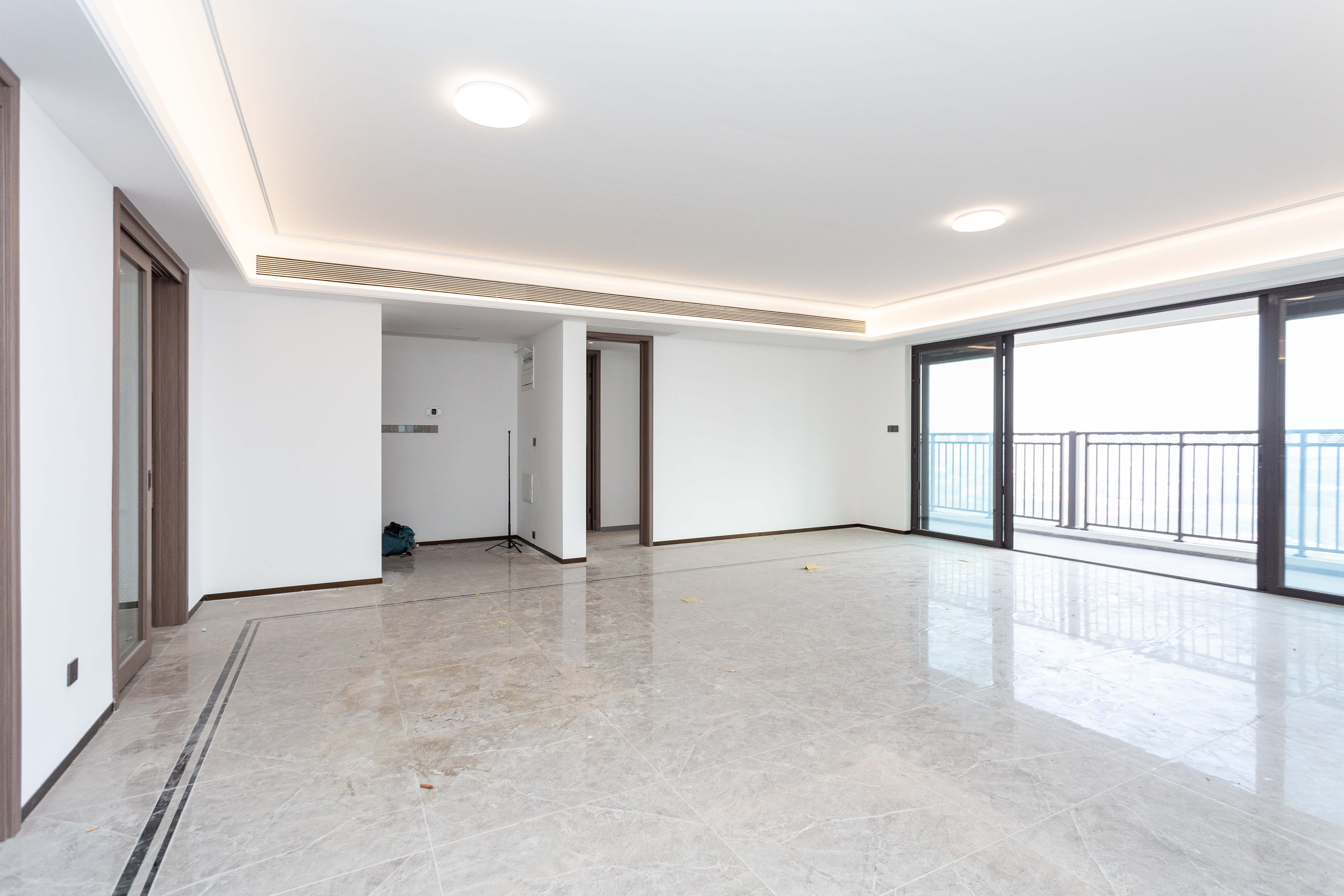 时代建发和著  4室2厅3卫    292.8万 时代建发和著  4室2厅3卫    292.8万客厅