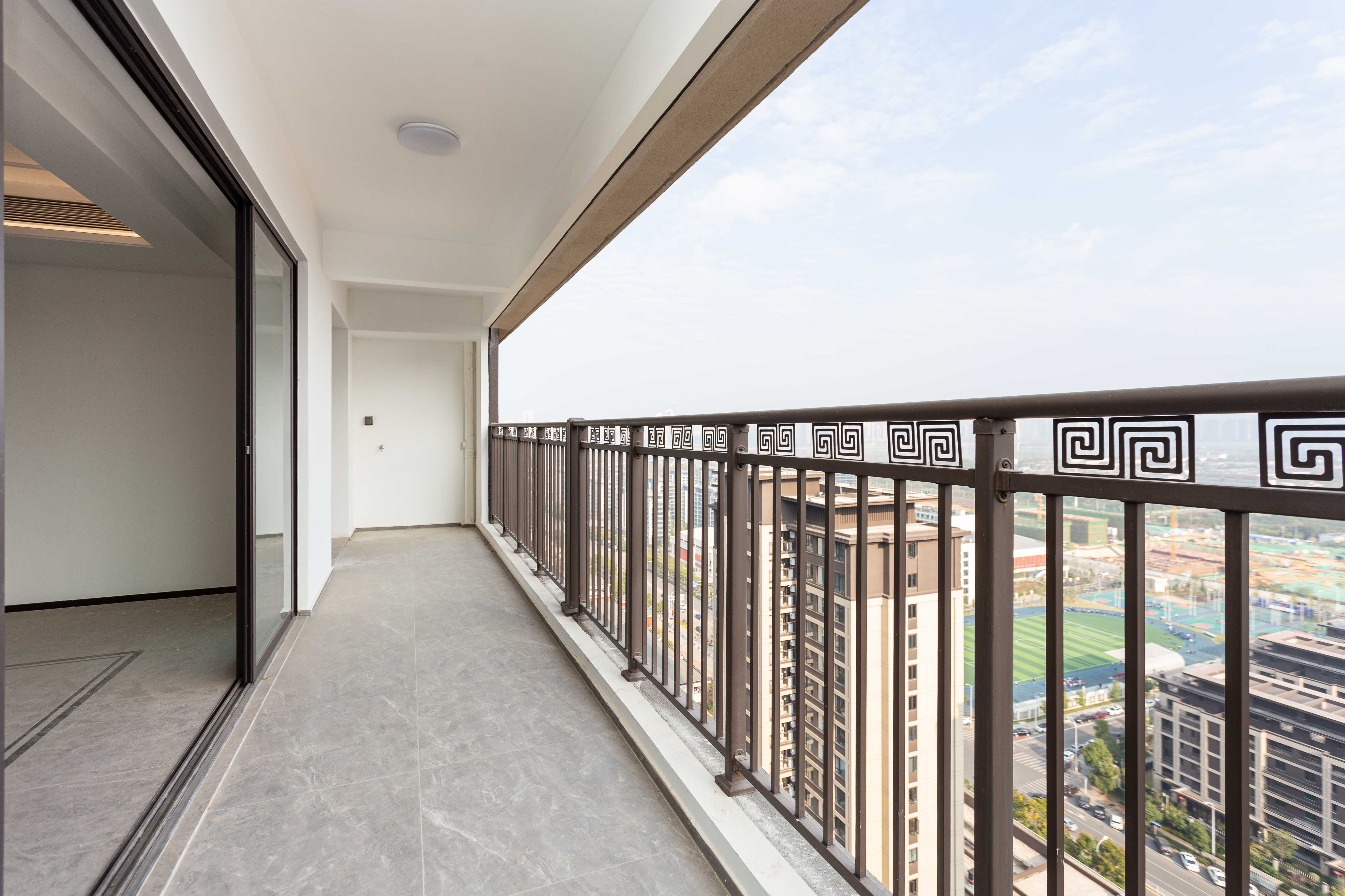 时代建发和著  4室2厅3卫    292.8万 时代建发和著  4室2厅3卫    292.8万阳台