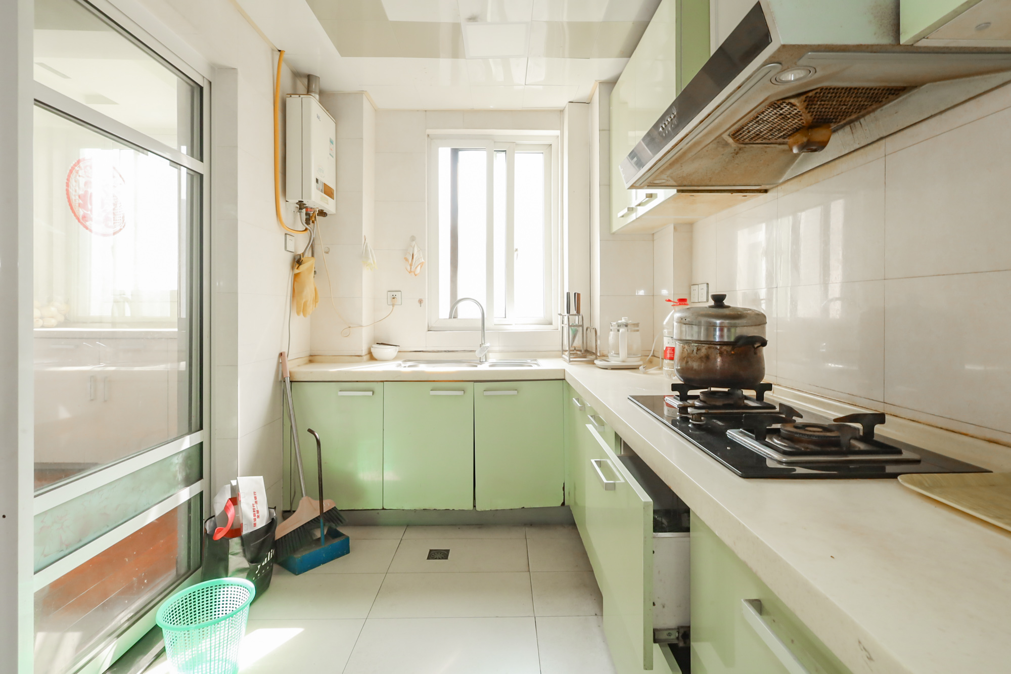 香海西岸  4室2厅2卫    143.0万 香海西岸  4室2厅2卫    143.0万厨房