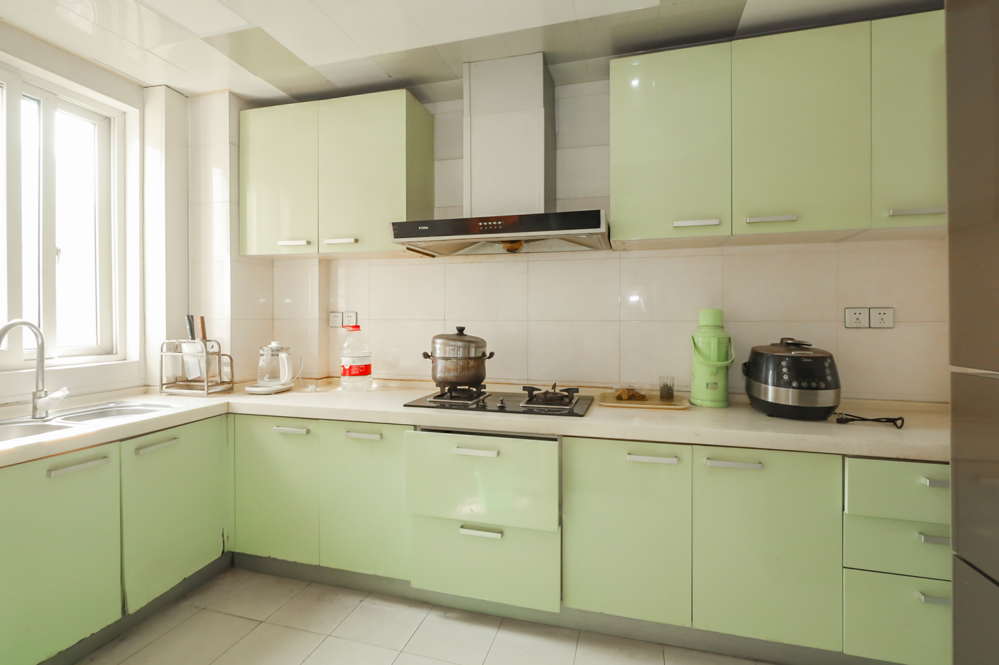 香海西岸  4室2厅2卫    143.0万 香海西岸  4室2厅2卫    143.0万厨房