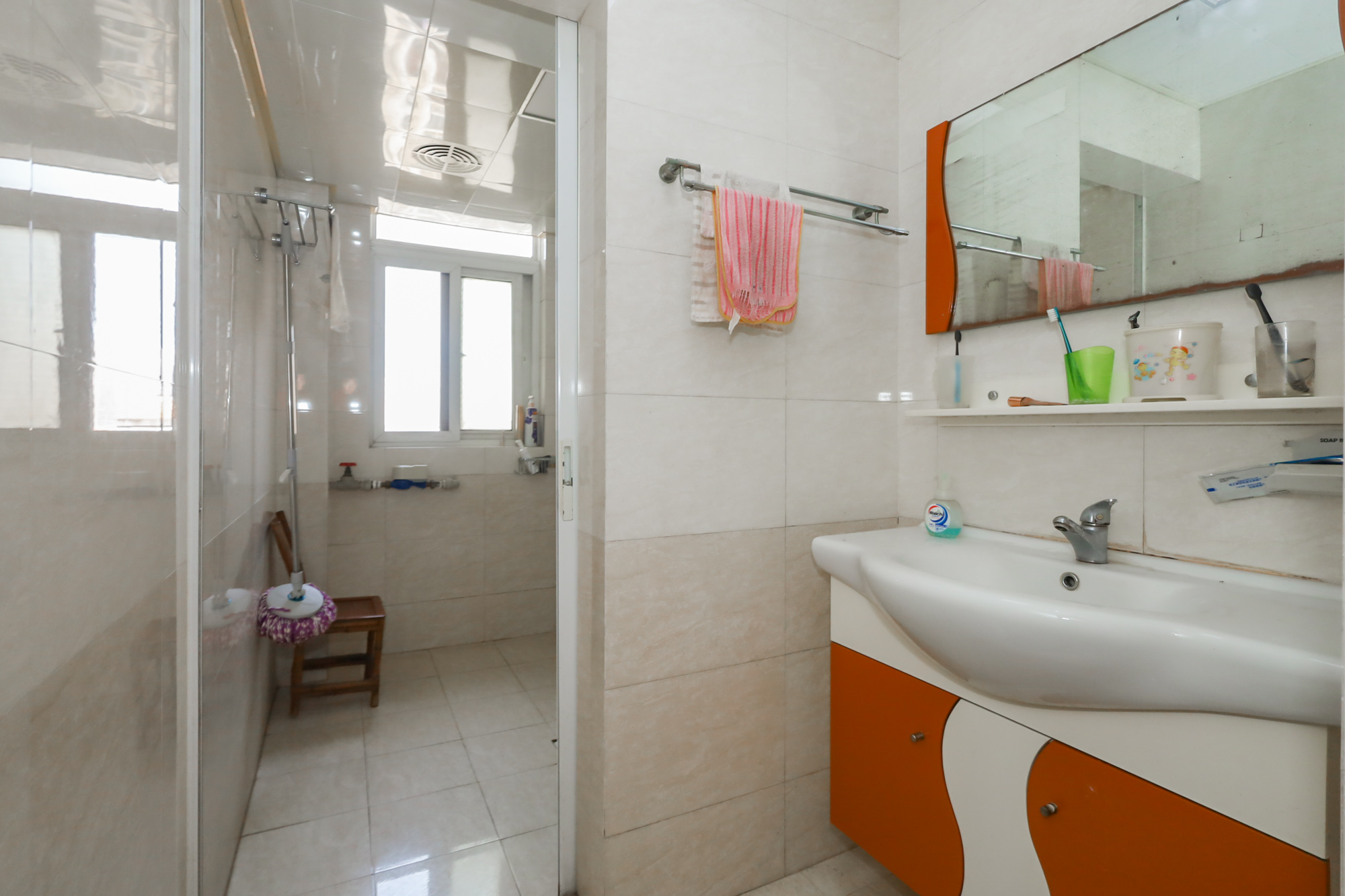 香海西岸  4室2厅2卫    143.0万 香海西岸  4室2厅2卫    143.0万卫生间