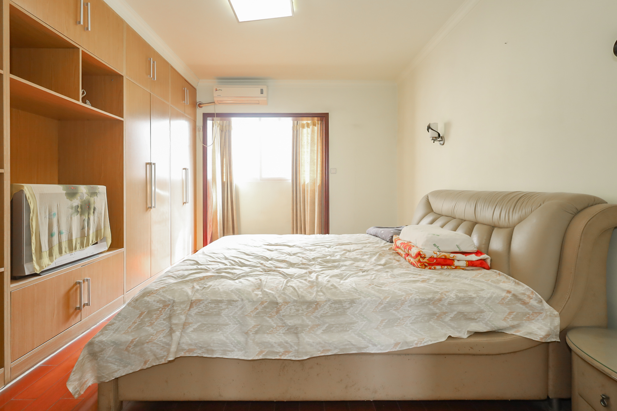 香海西岸  4室2厅2卫    143.0万 香海西岸  4室2厅2卫    143.0万卧室