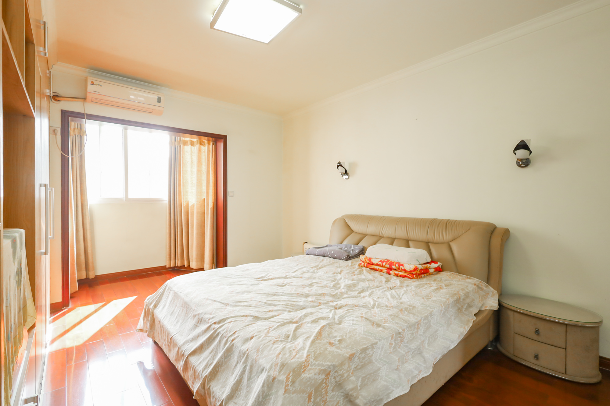 香海西岸  4室2厅2卫    143.0万 香海西岸  4室2厅2卫    143.0万卧室