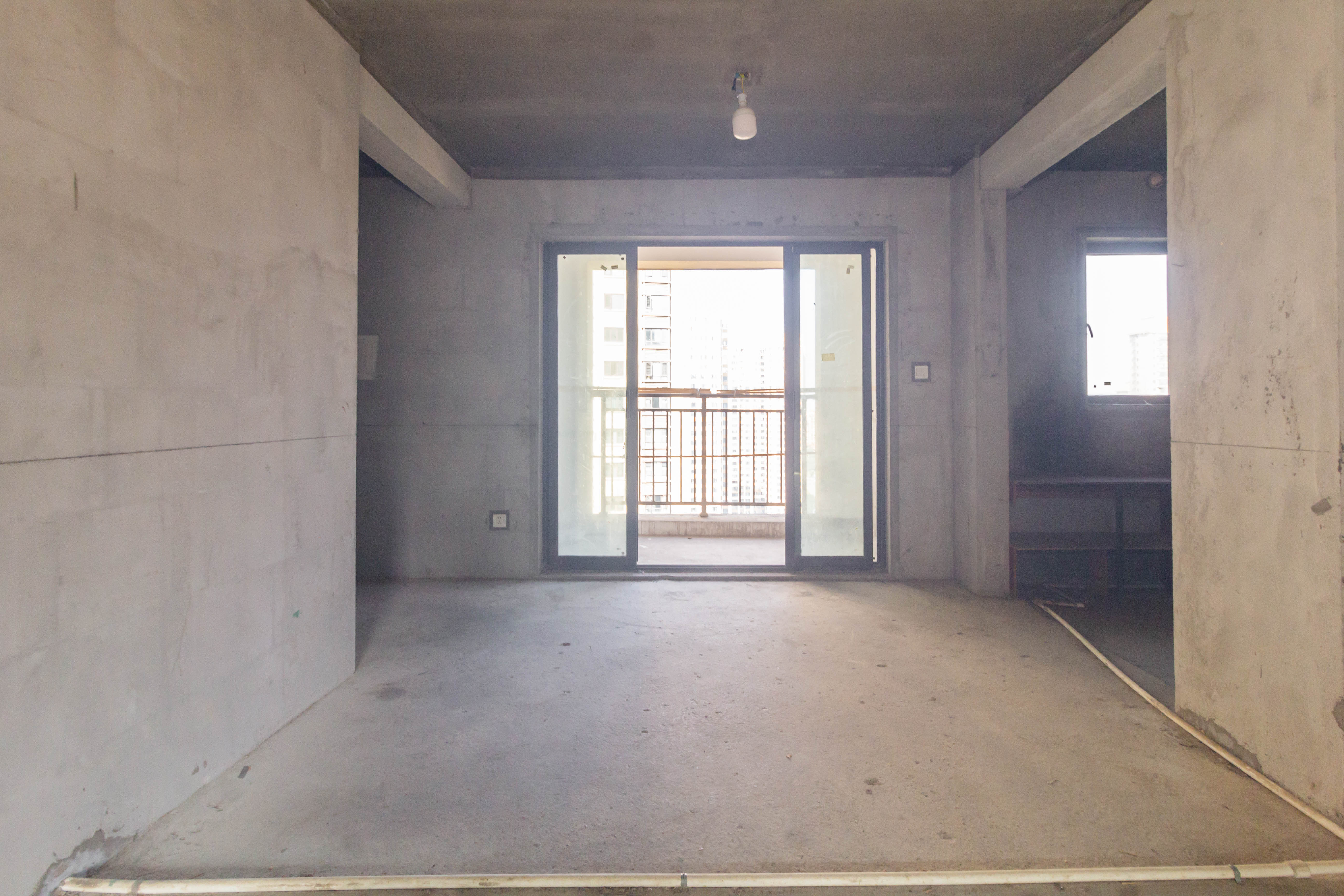 中交中央公园D1区  4室2厅2卫   148.00万客厅