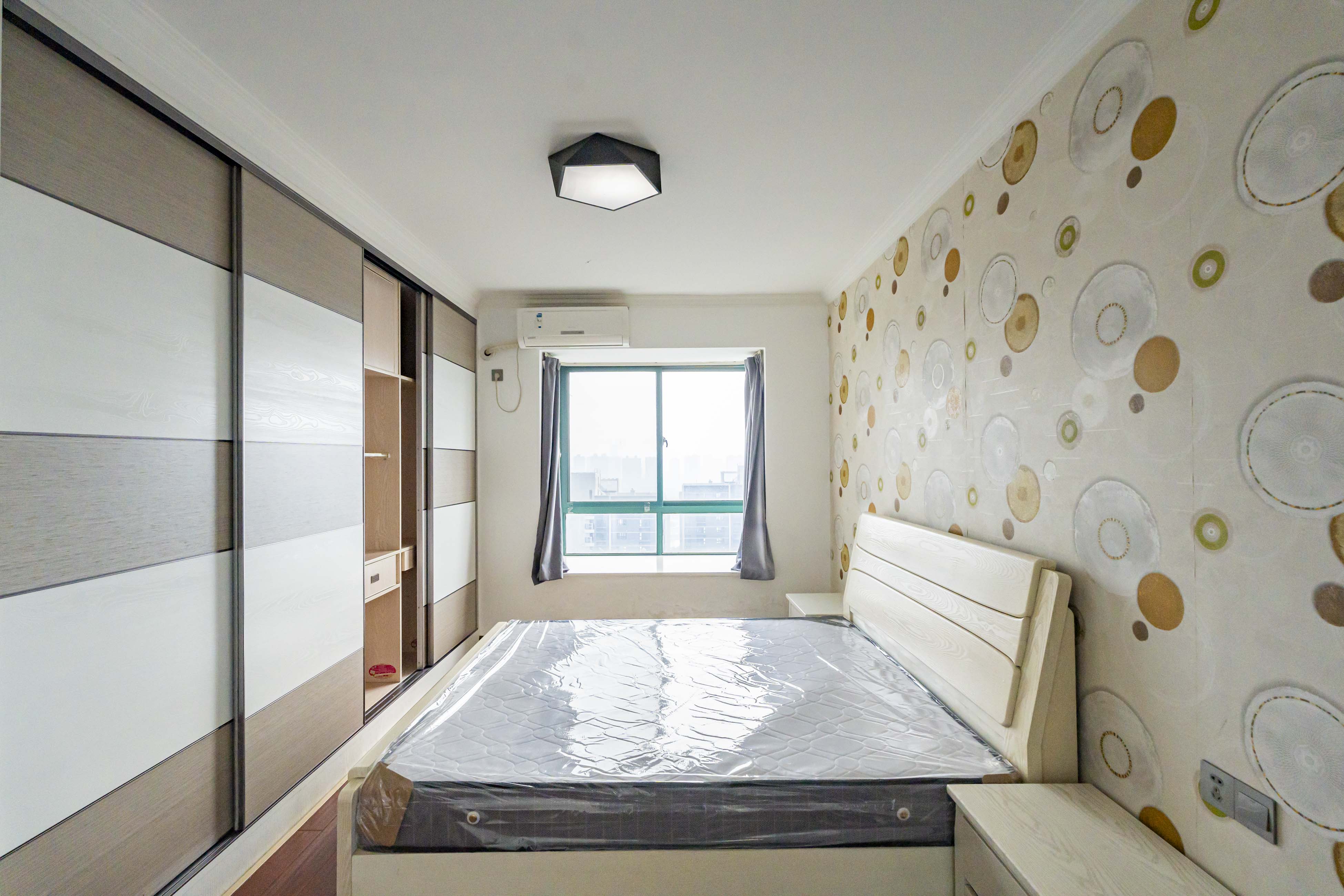 才子佳苑一期/二期 4室2厅2卫 98.0万 才子佳苑一期/二期 4室2厅2卫 98.0万卧室