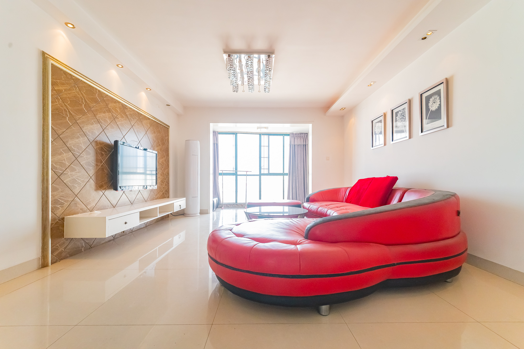 天和华城 3室2厅2卫 52.8万 天和华城 3室2厅2卫 52.8万客厅