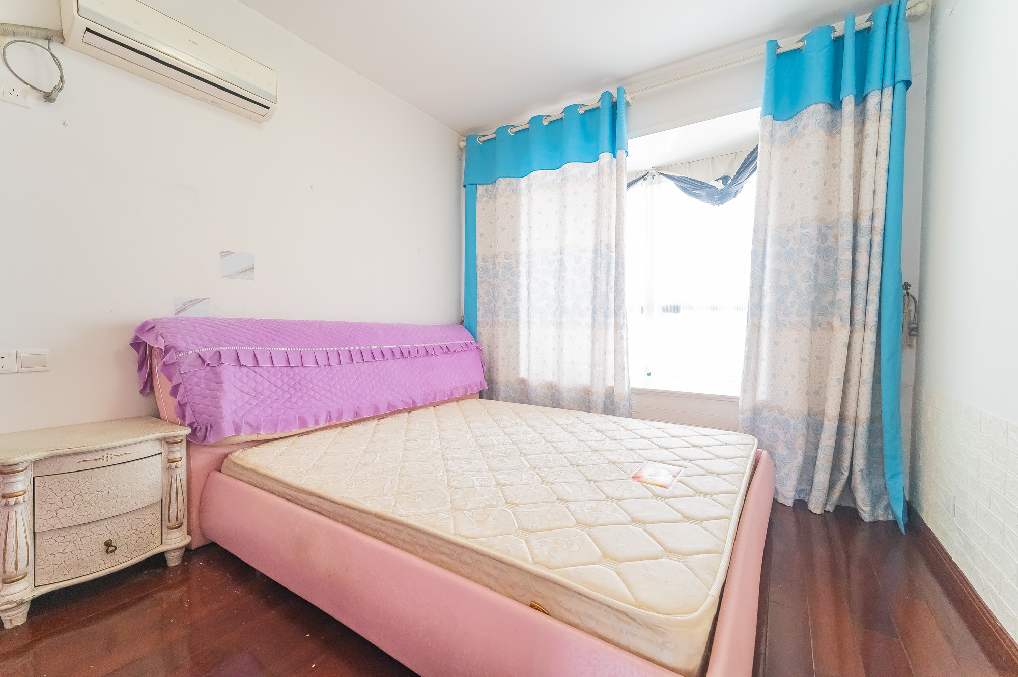 天和华城 3室2厅2卫 52.8万 天和华城 3室2厅2卫 52.8万卧室