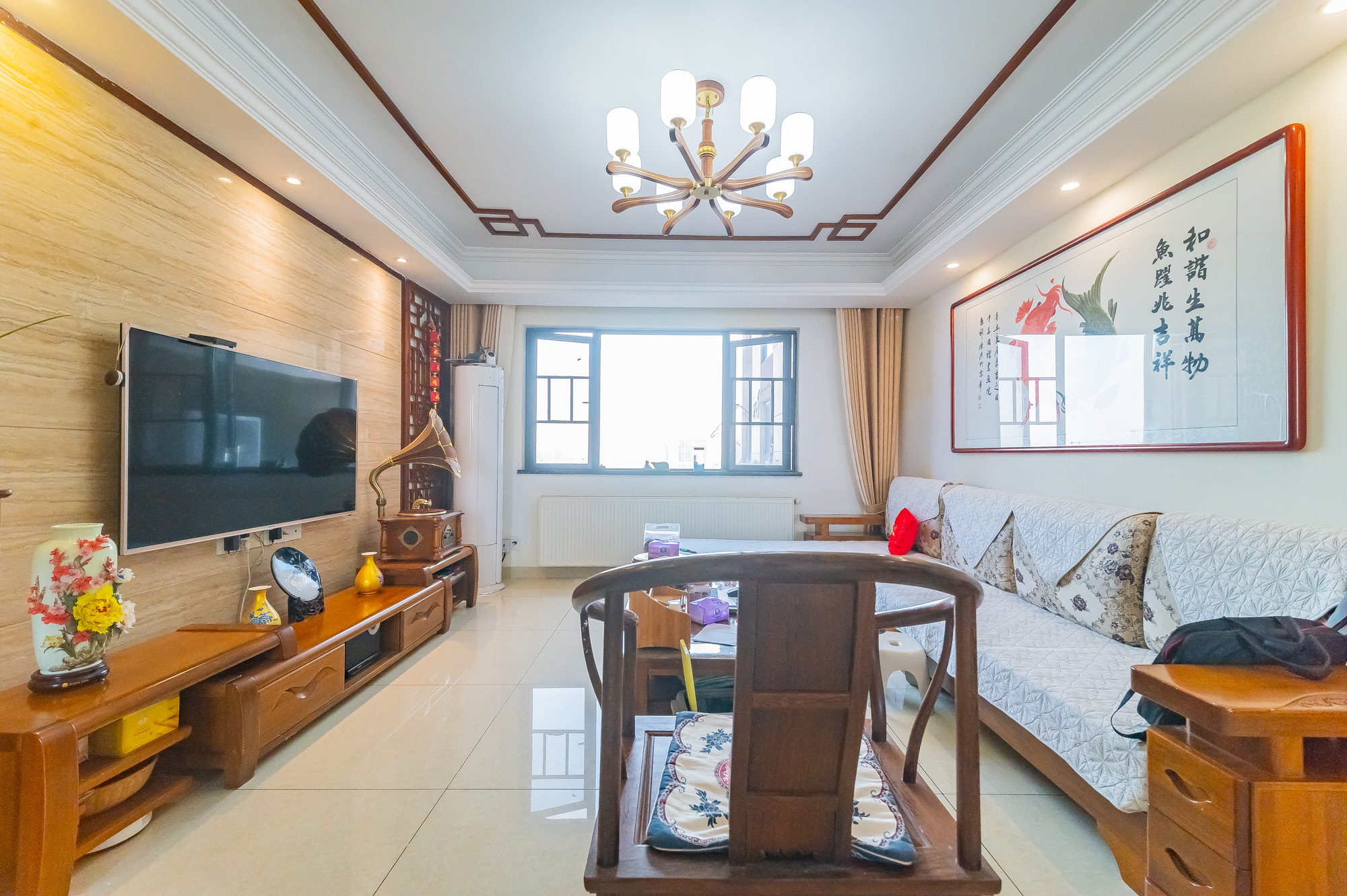 星湖湾一期高层 4室2厅2卫 109.8万 星湖湾一期高层 4室2厅2卫 109.8万客厅