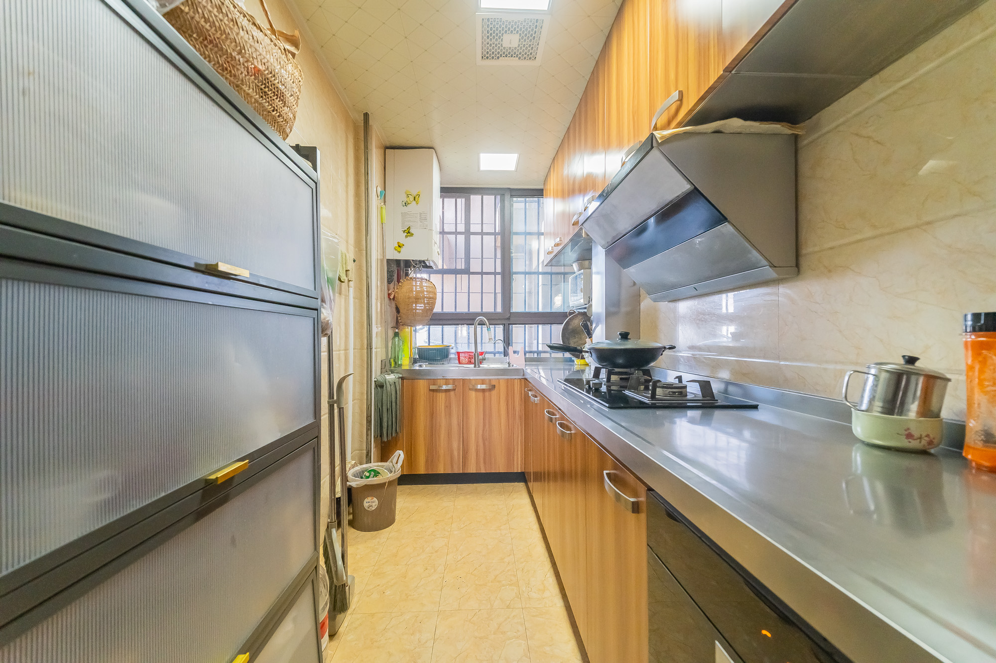 星湖湾一期高层 4室2厅2卫 109.8万 星湖湾一期高层 4室2厅2卫 109.8万厨房