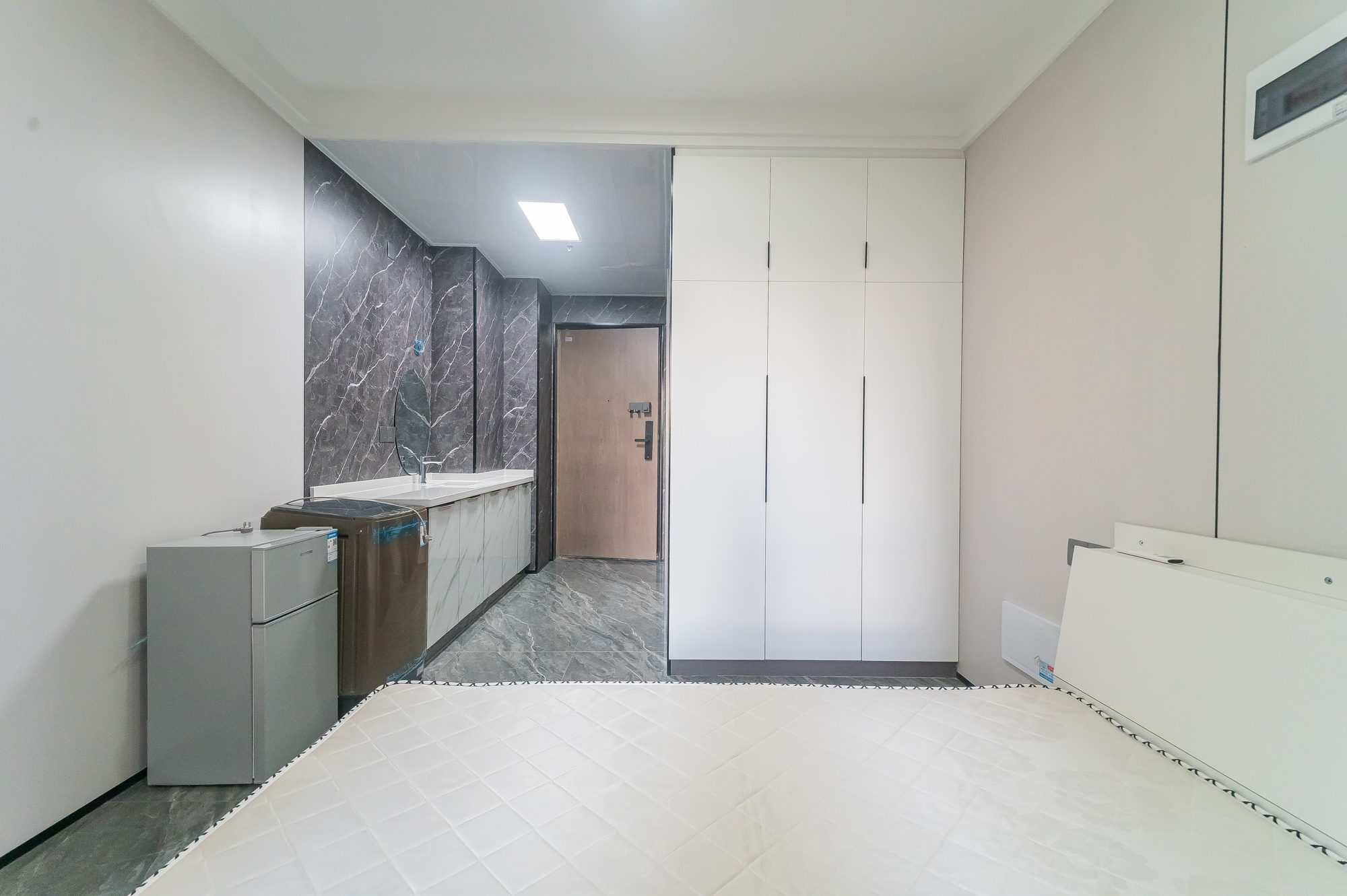 新城悦隽公园  1室1厅1卫    22.0万 新城悦隽公园  1室1厅1卫    22.0万客厅