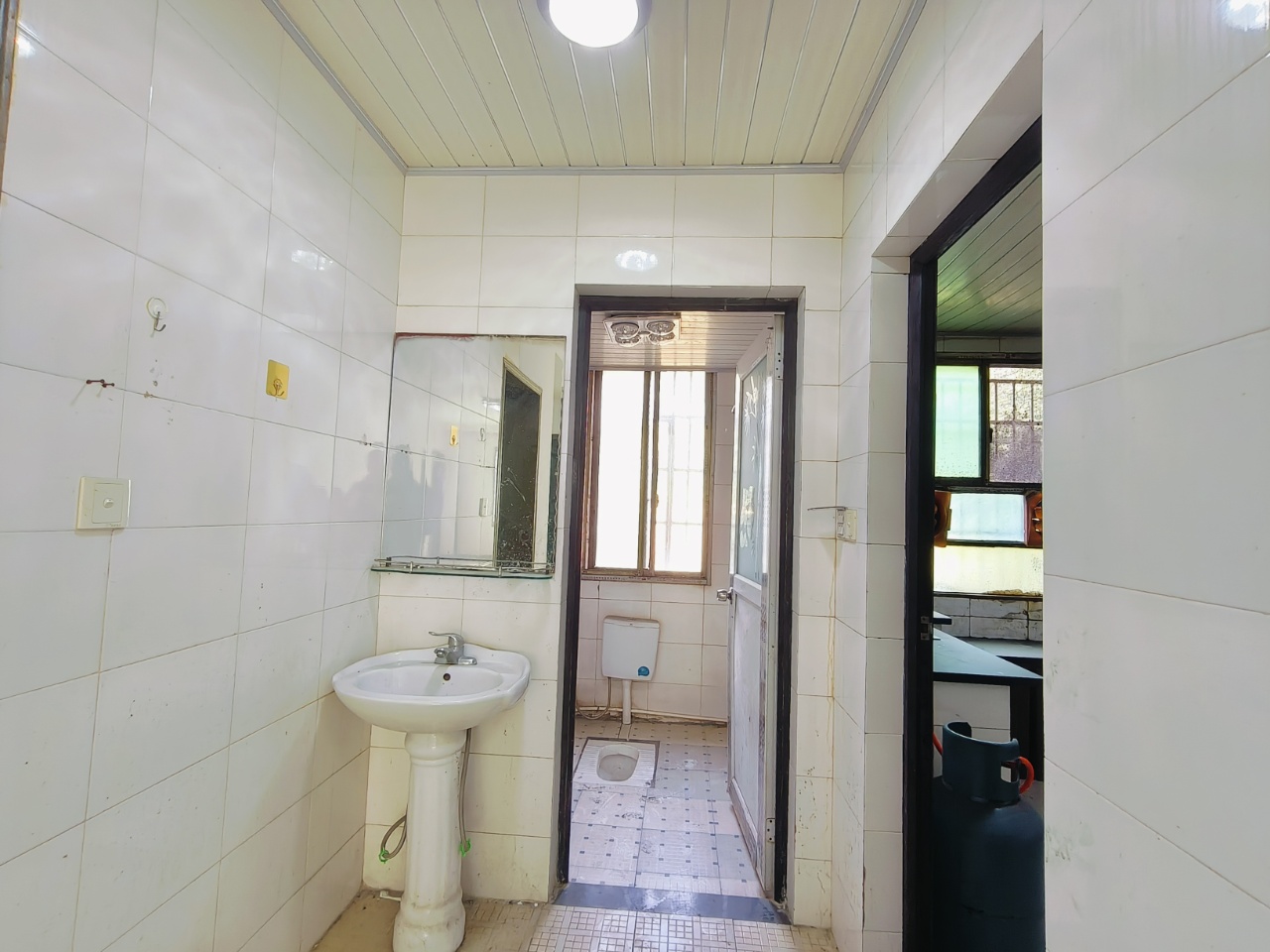 建设小区(建设新村) 3室2厅2卫 32.8万 建设小区(建设新村) 3室2厅2卫 32.8万室内图