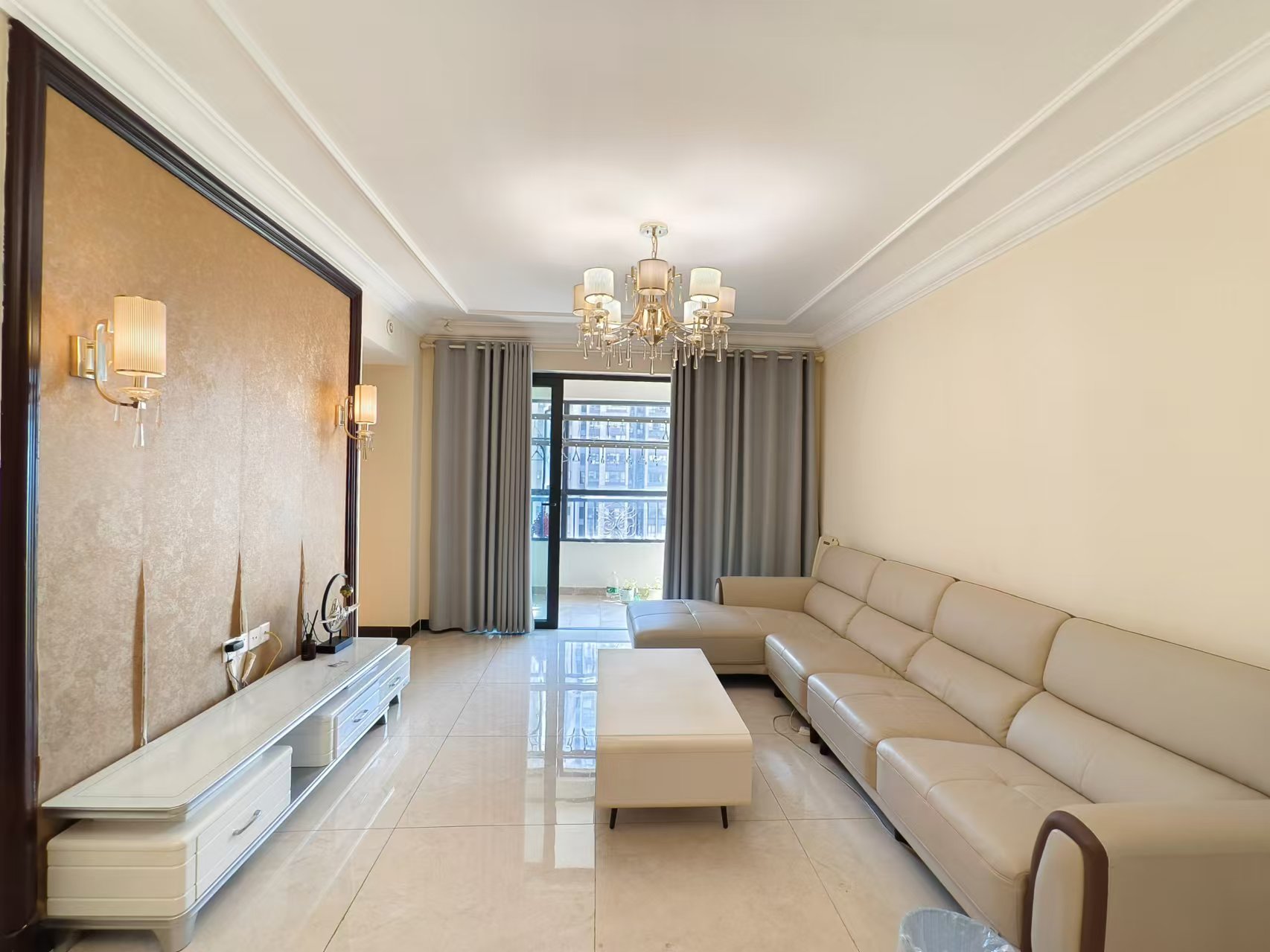 恒大华府  3室2厅1卫    76.0万 恒大华府  3室2厅1卫    76.0万室内图