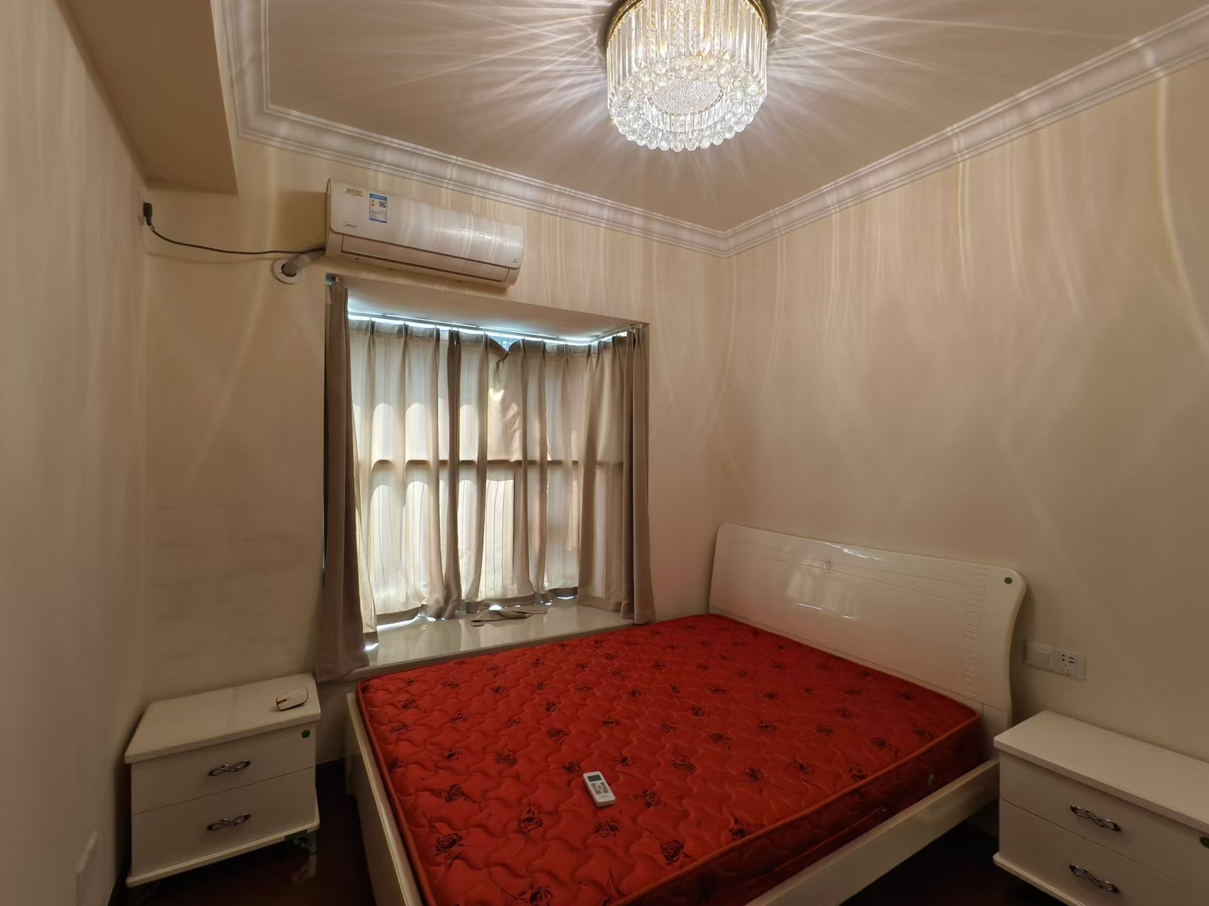 恒大华府  3室2厅1卫    76.0万 恒大华府  3室2厅1卫    76.0万室内图