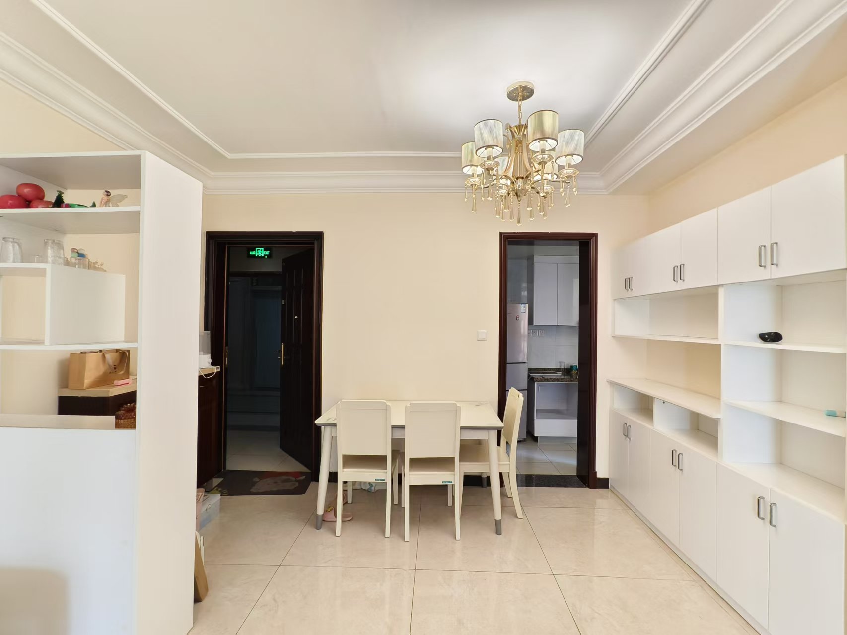 恒大华府  3室2厅1卫    76.0万 恒大华府  3室2厅1卫    76.0万室内图