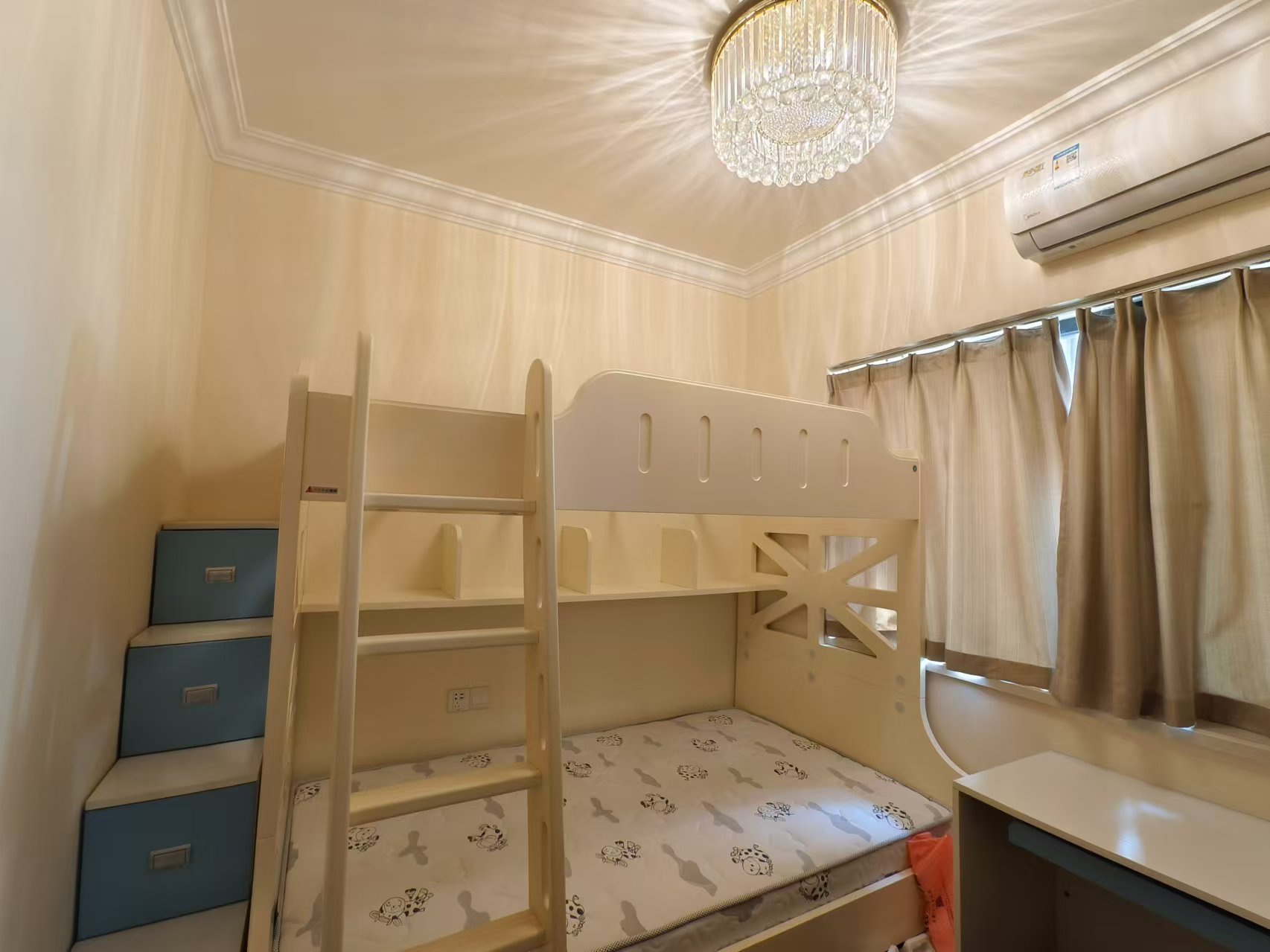 恒大华府  3室2厅1卫    76.0万 恒大华府  3室2厅1卫    76.0万室内图