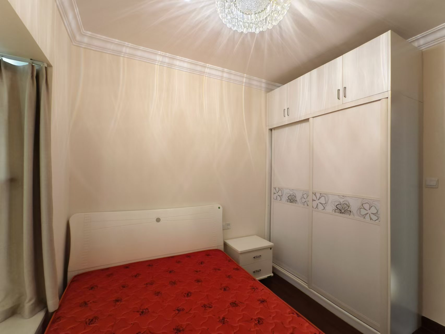 恒大华府  3室2厅1卫    76.0万 恒大华府  3室2厅1卫    76.0万室内图