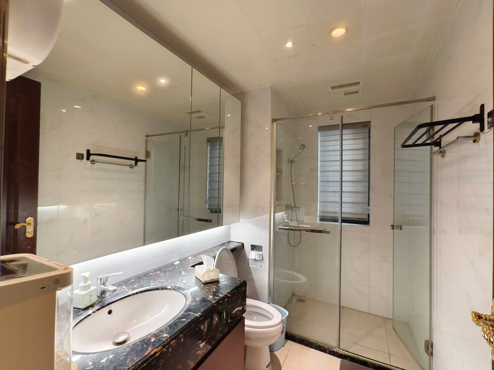 恒大华府  3室2厅1卫    76.0万 恒大华府  3室2厅1卫    76.0万室内图