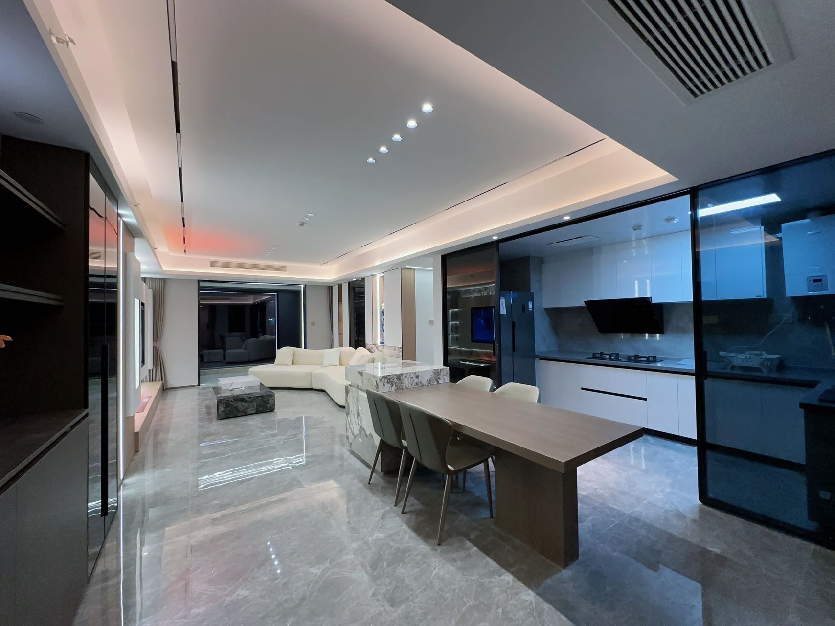 北辰瀚江府  4室2厅2卫    13650.0元/月 北辰瀚江府  4室2厅2卫    13650.0元/月室内图