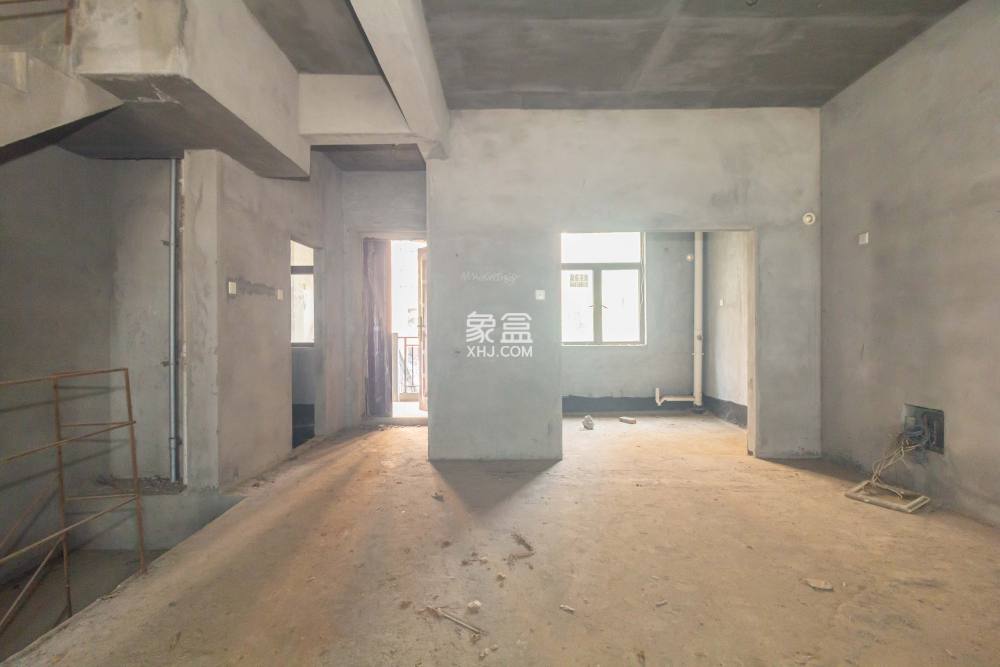 天园假日  4室2厅3卫    365.0万