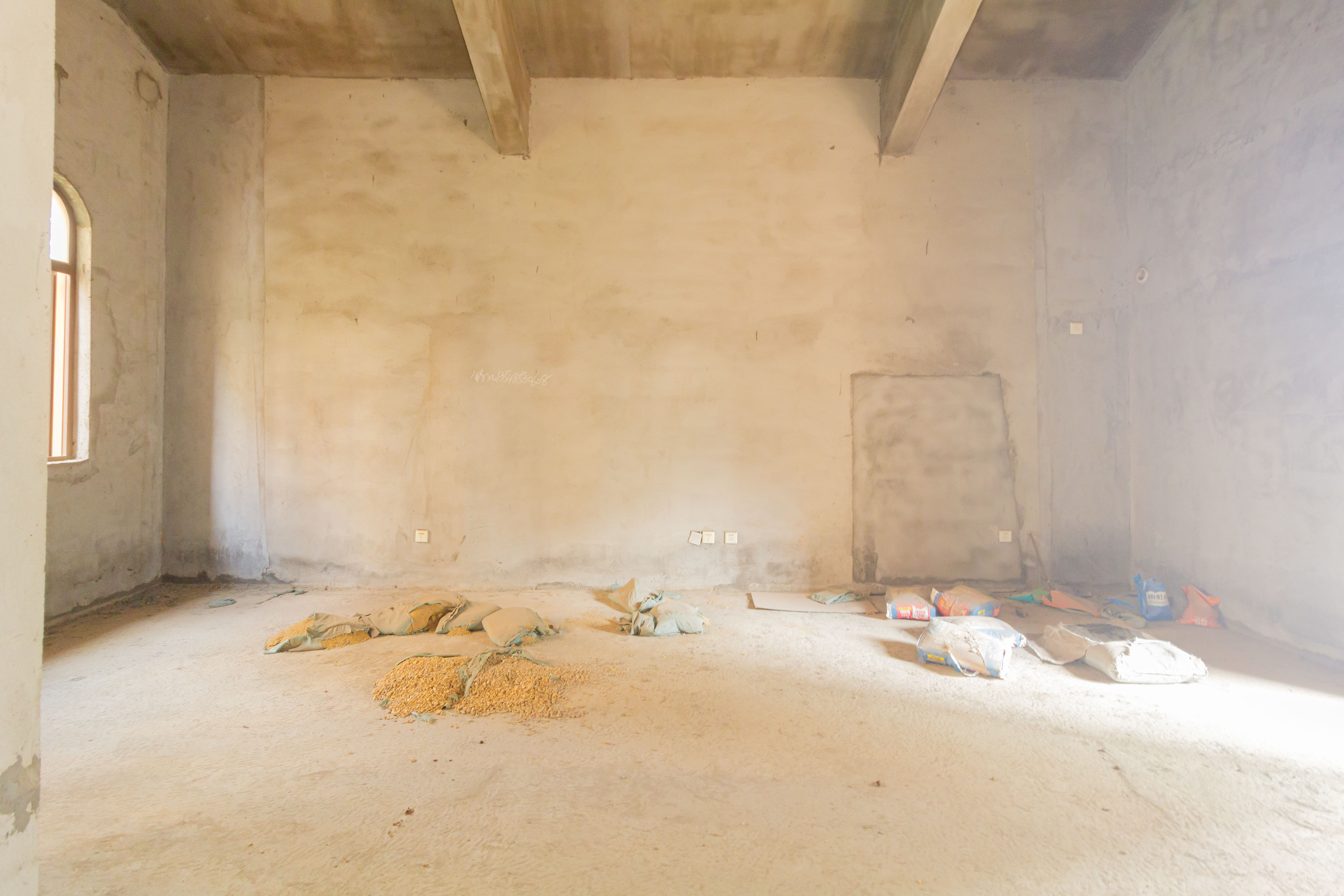 天园假日 4室2厅3卫 365.0万 天园假日 4室2厅3卫 365.0万卧室