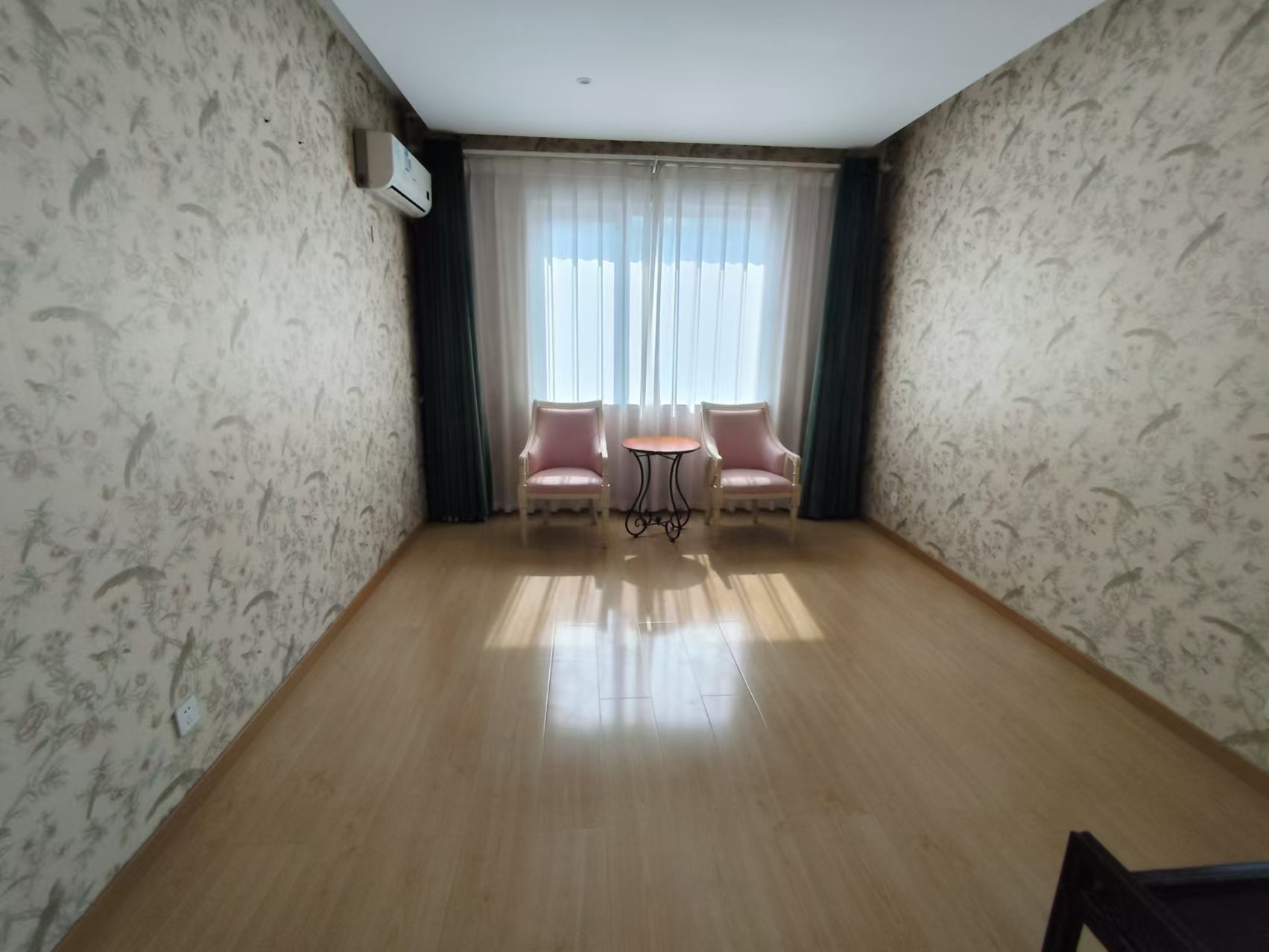 博林金谷 4室2厅1卫 2200.0元/月 博林金谷 4室2厅1卫 2200.0元/月室内图