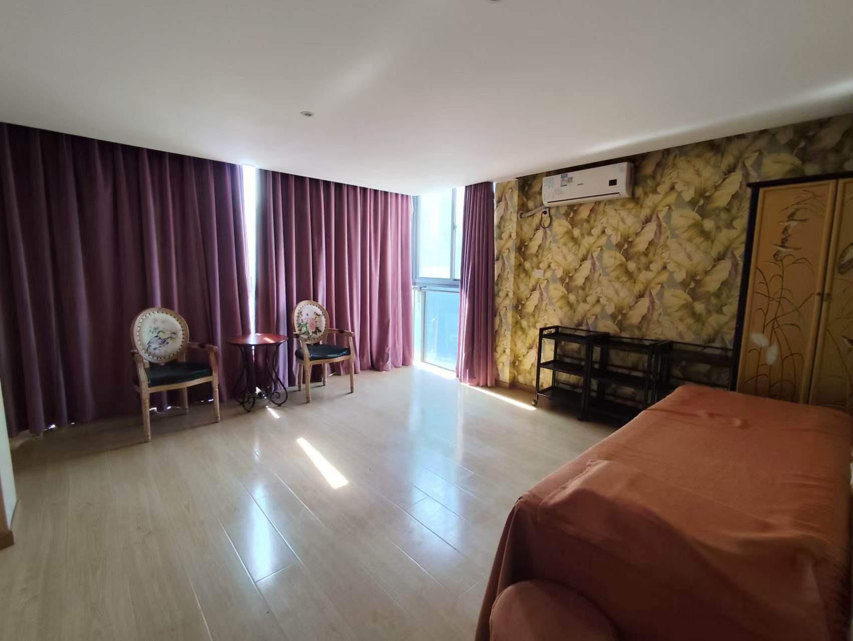 博林金谷 4室2厅1卫 2200.0元/月 博林金谷 4室2厅1卫 2200.0元/月室内图