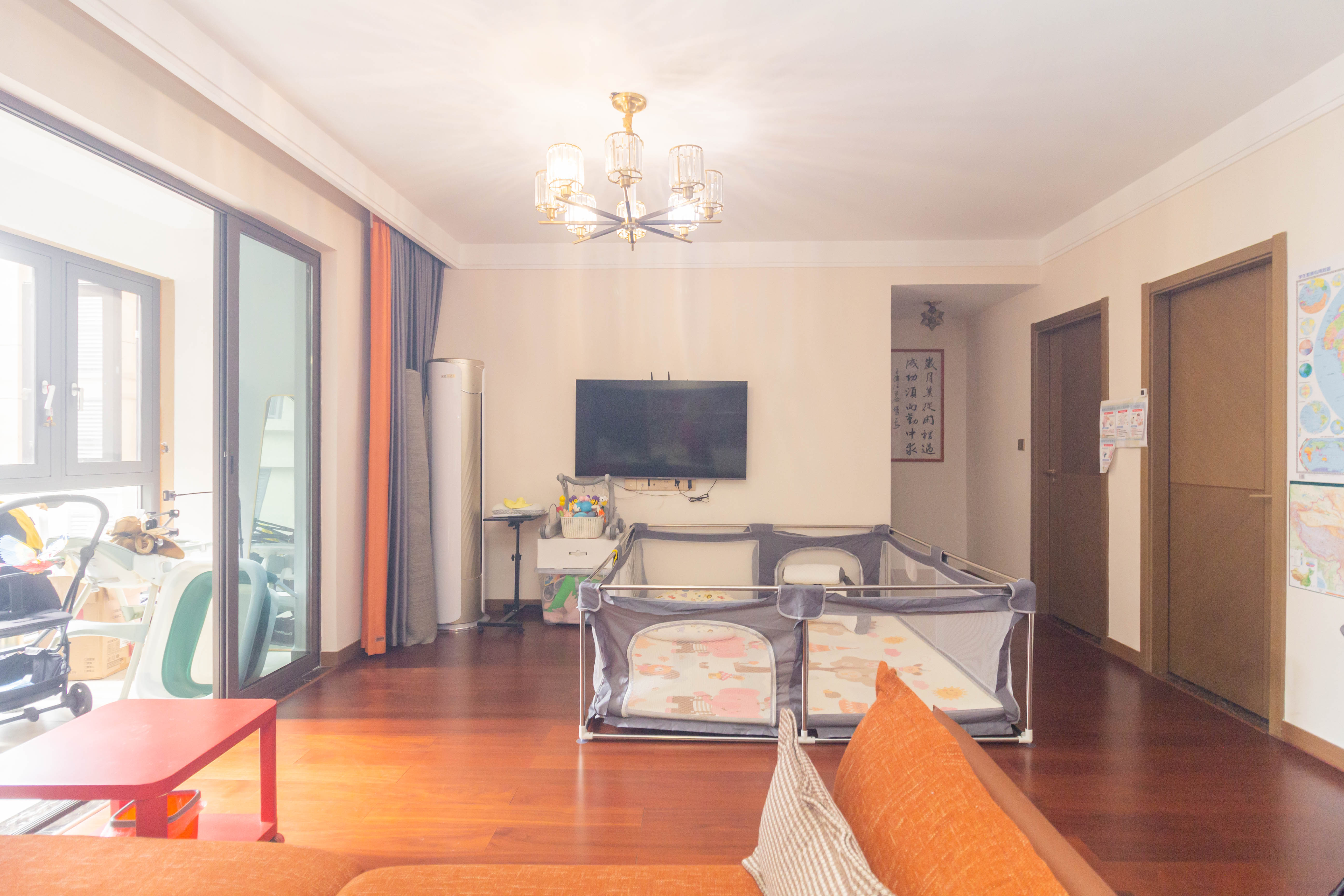 鑫苑芙蓉鑫家  3室2厅2卫    130.0万客厅