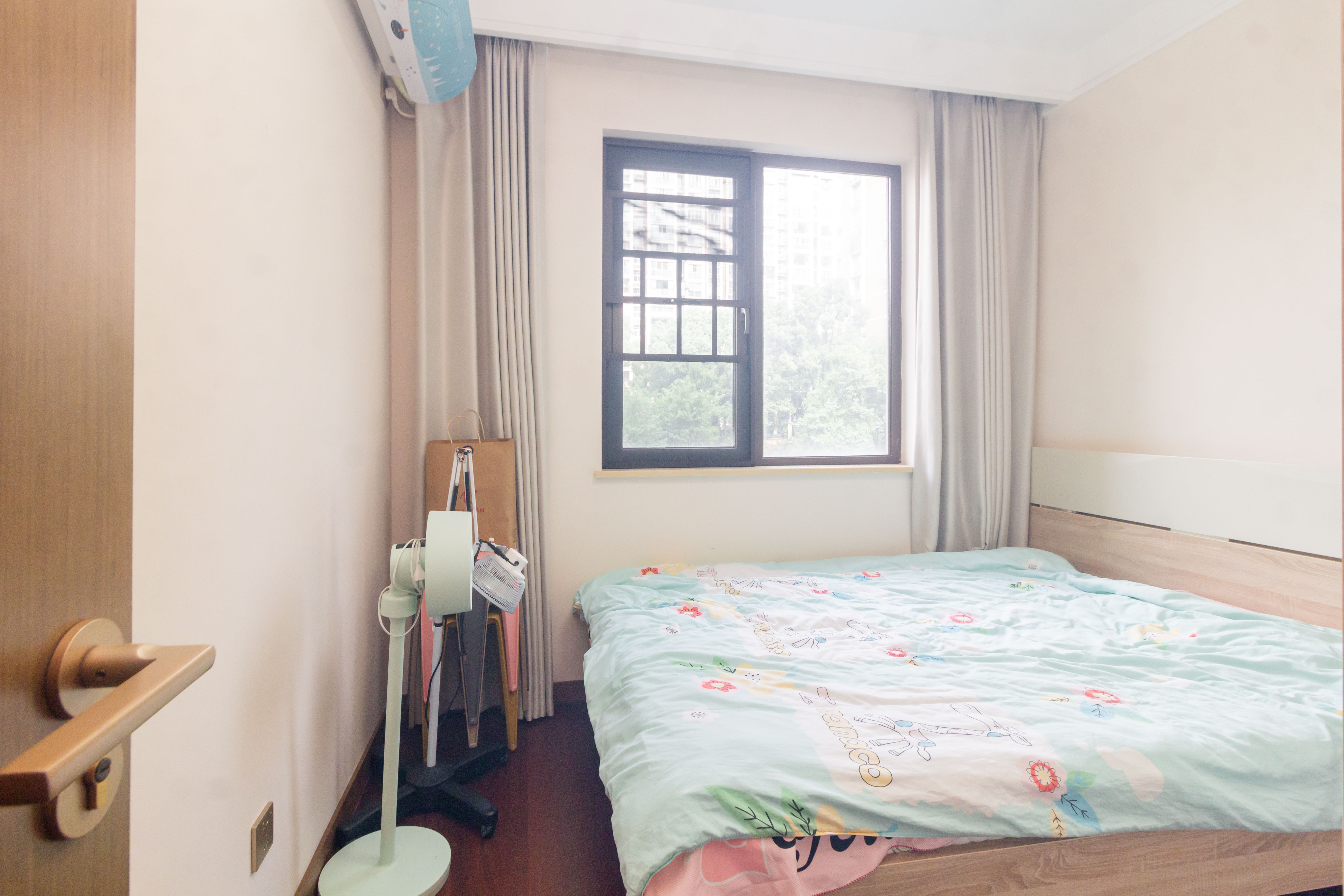 鑫苑芙蓉鑫家  3室2厅2卫    130.0万卧室