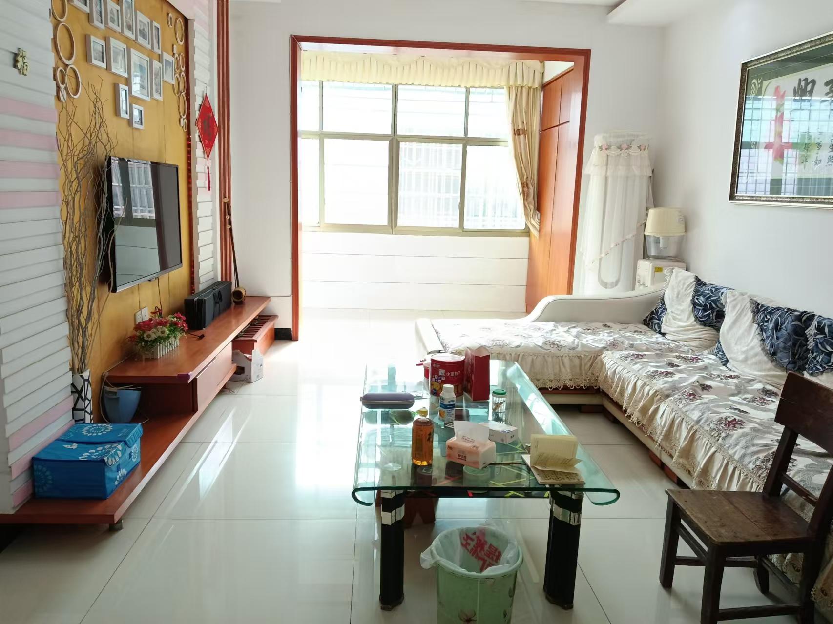 桃永小区  3室2厅2卫    1000.0元/月 桃永小区  3室2厅2卫    1000.0元/月室内图1