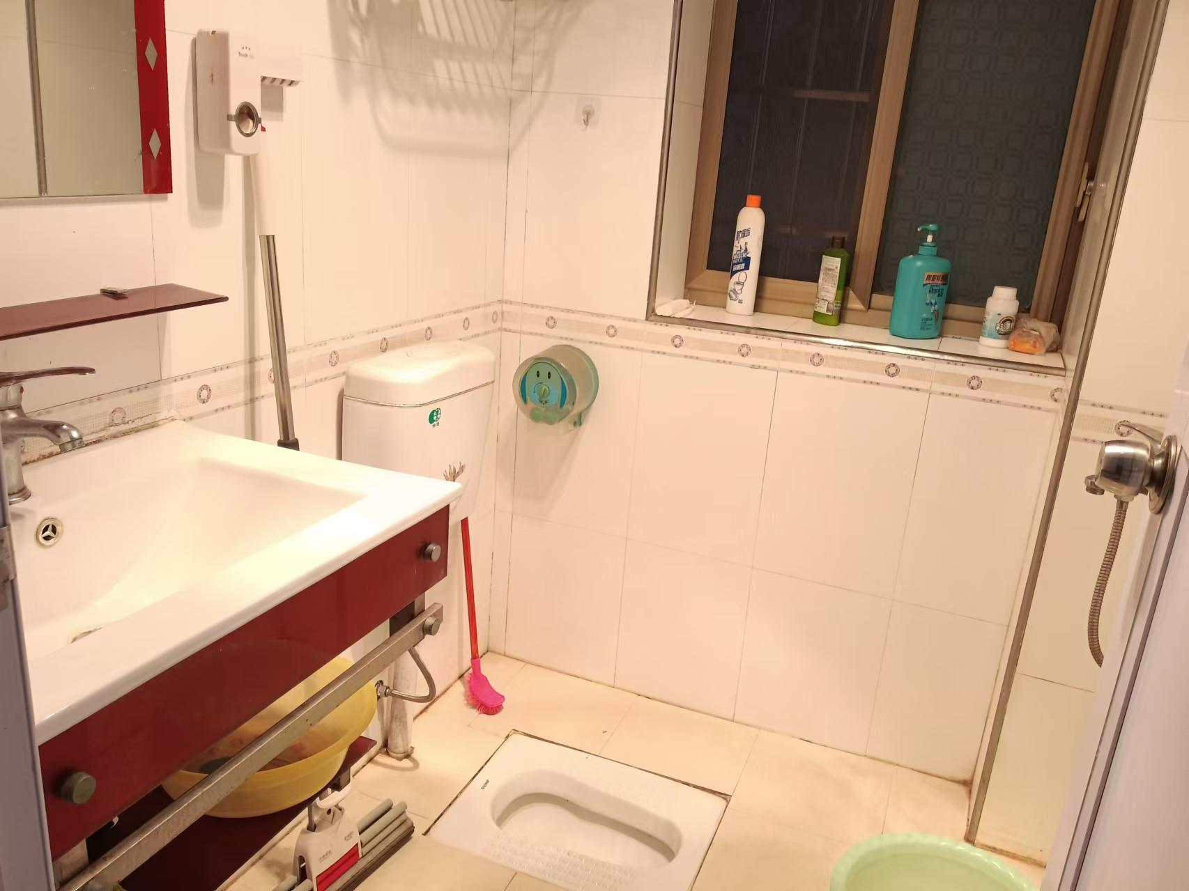 桃永小区  3室2厅2卫    1000.0元/月 桃永小区  3室2厅2卫    1000.0元/月室内图