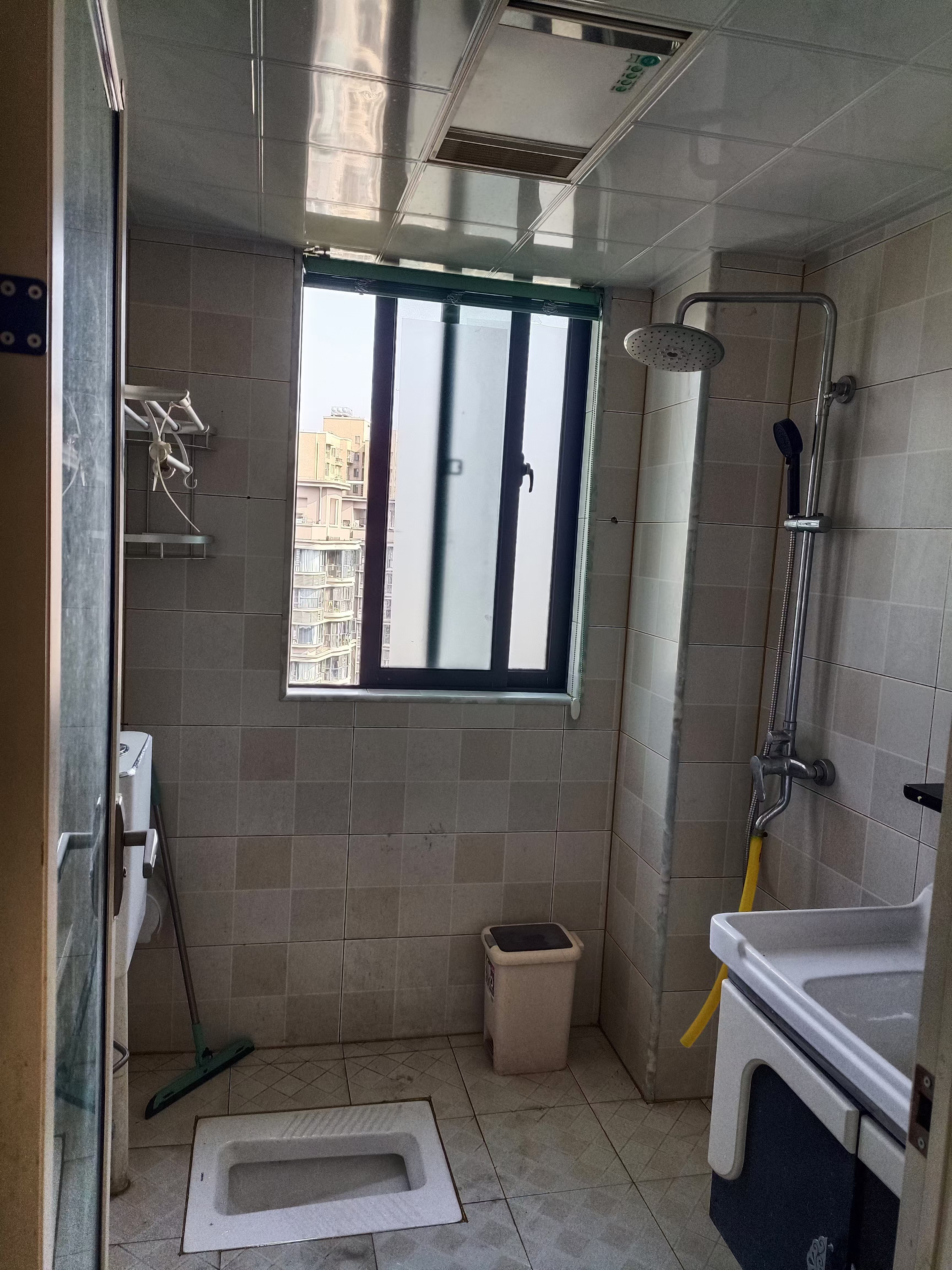 名家翡翠花园 4室2厅2卫 2400.0元/月 名家翡翠花园 4室2厅2卫 2400.0元/月室内图