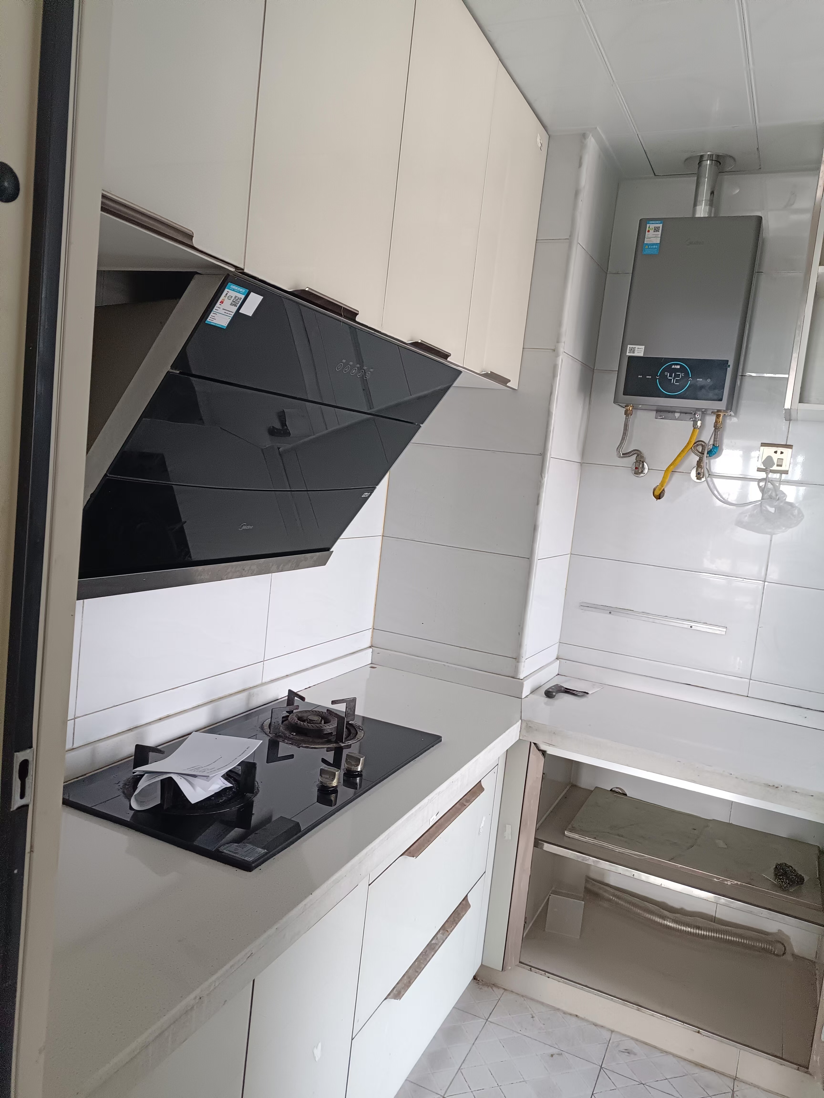 名家翡翠花园 4室2厅2卫 2400.0元/月 名家翡翠花园 4室2厅2卫 2400.0元/月室内图