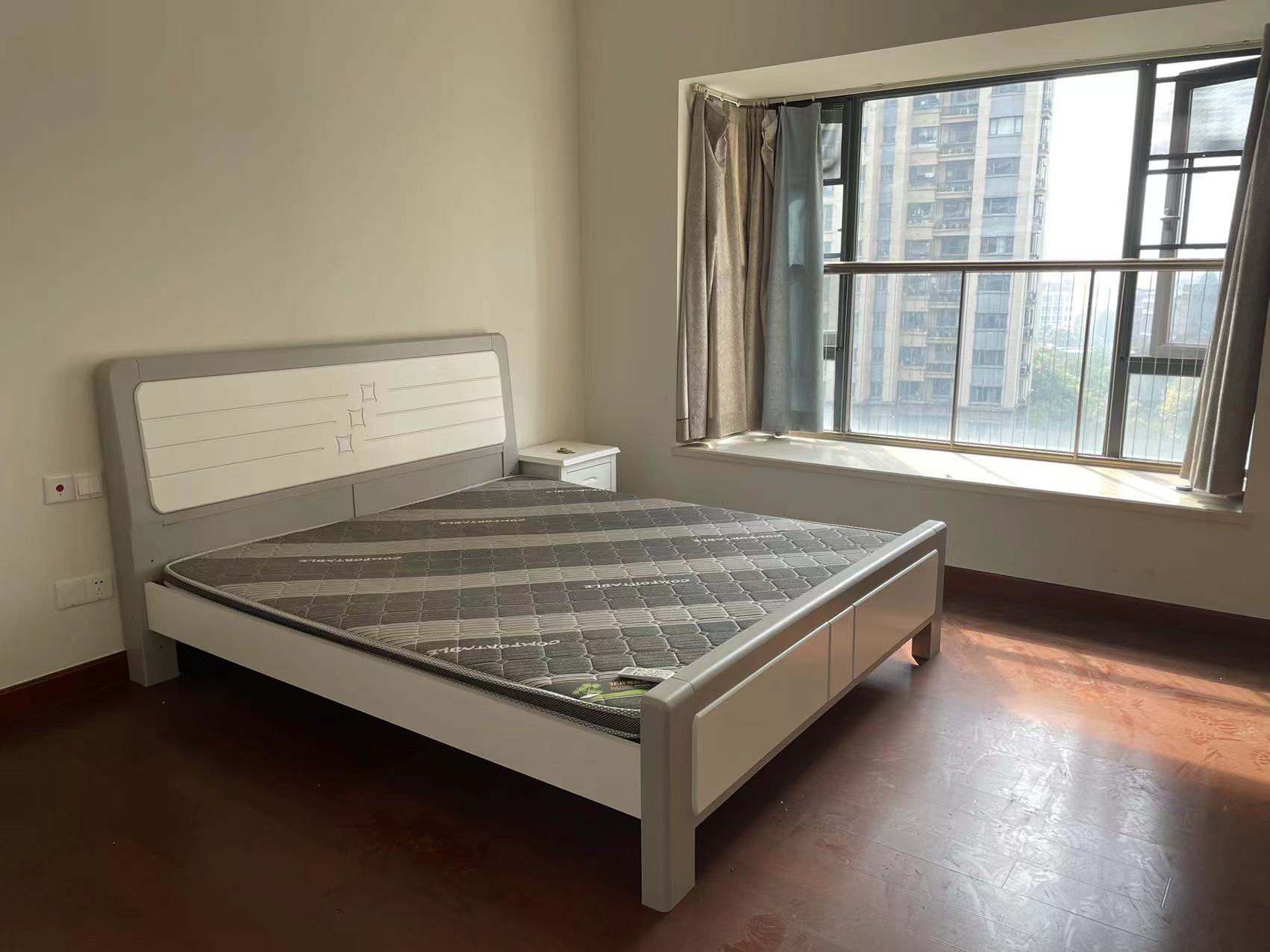 恒大华府 3室2厅2卫 1700.0元/月 恒大华府 3室2厅2卫 1700.0元/月室内图