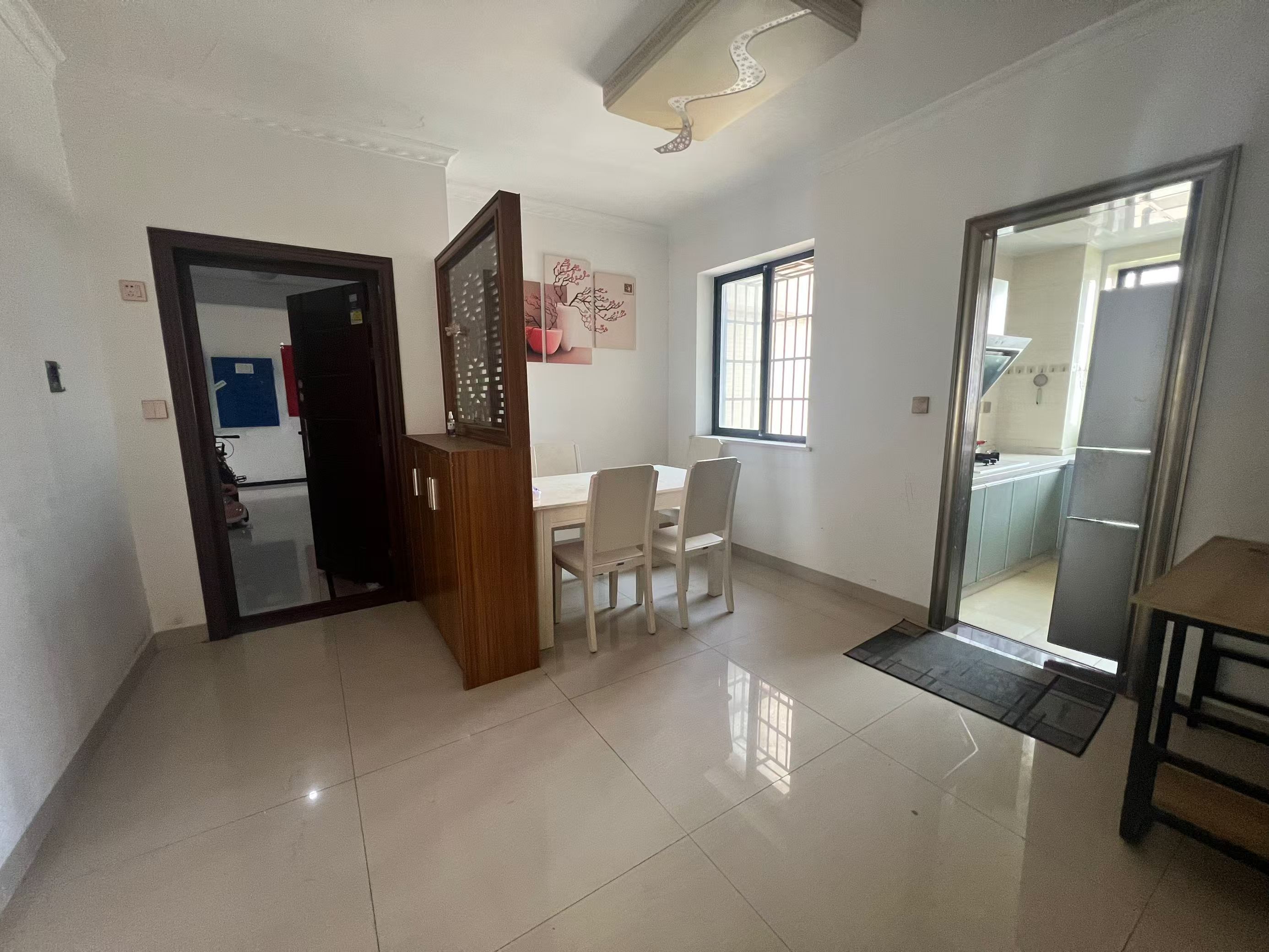 优山美地  2室2厅1卫    2400.0元/月 优山美地  2室2厅1卫    2400.0元/月室内图