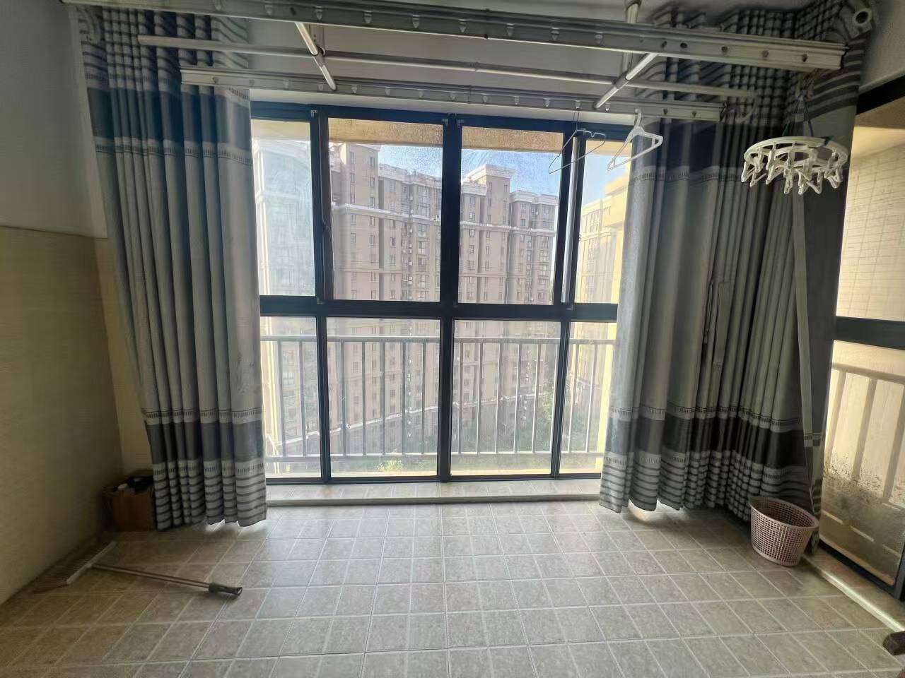 优山美地  2室2厅1卫    2400.0元/月 优山美地  2室2厅1卫    2400.0元/月室内图