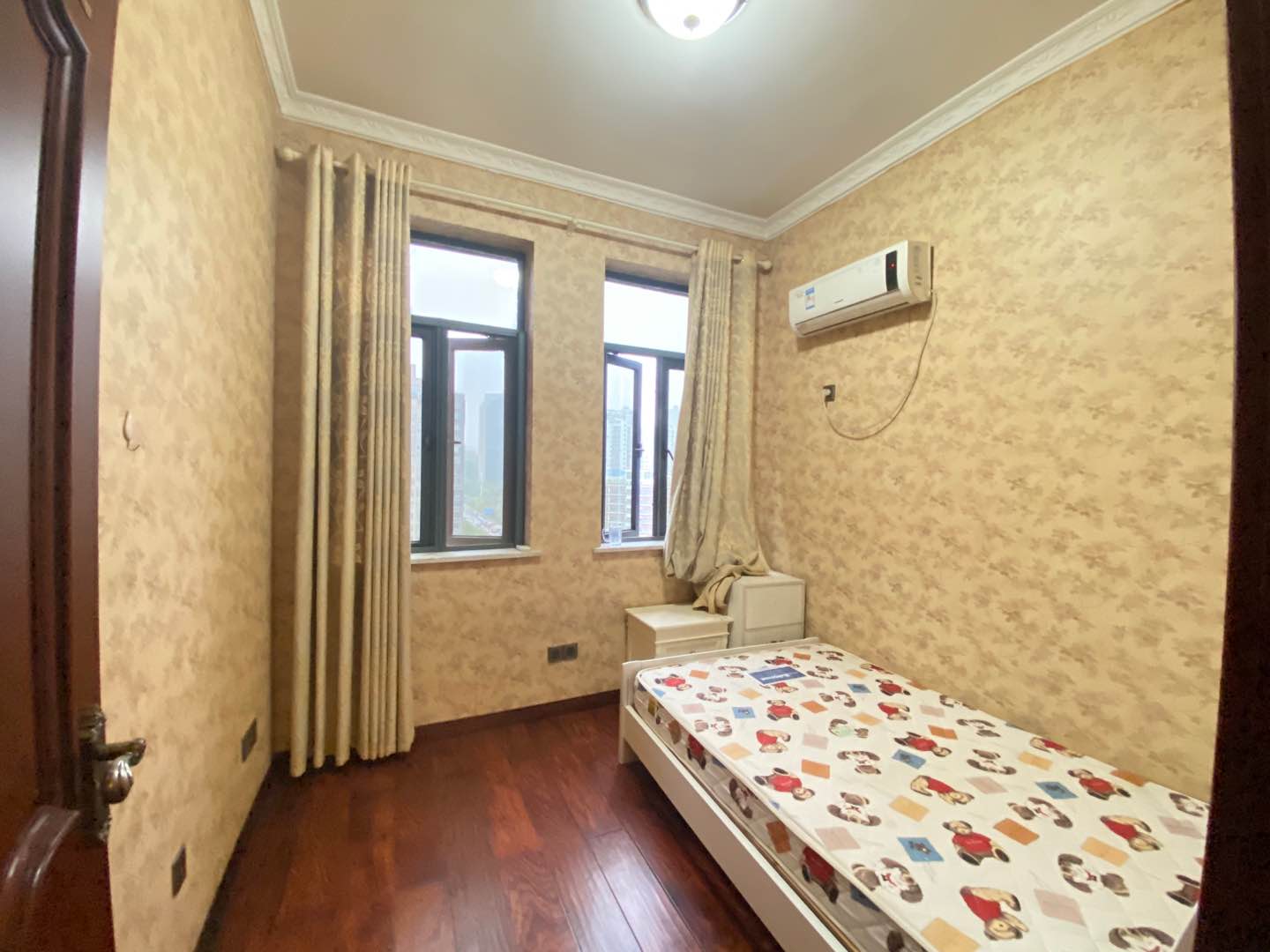 中隆国际御玺 4室2厅3卫 5200.0元/月 中隆国际御玺 4室2厅3卫 5200.0元/月室内图