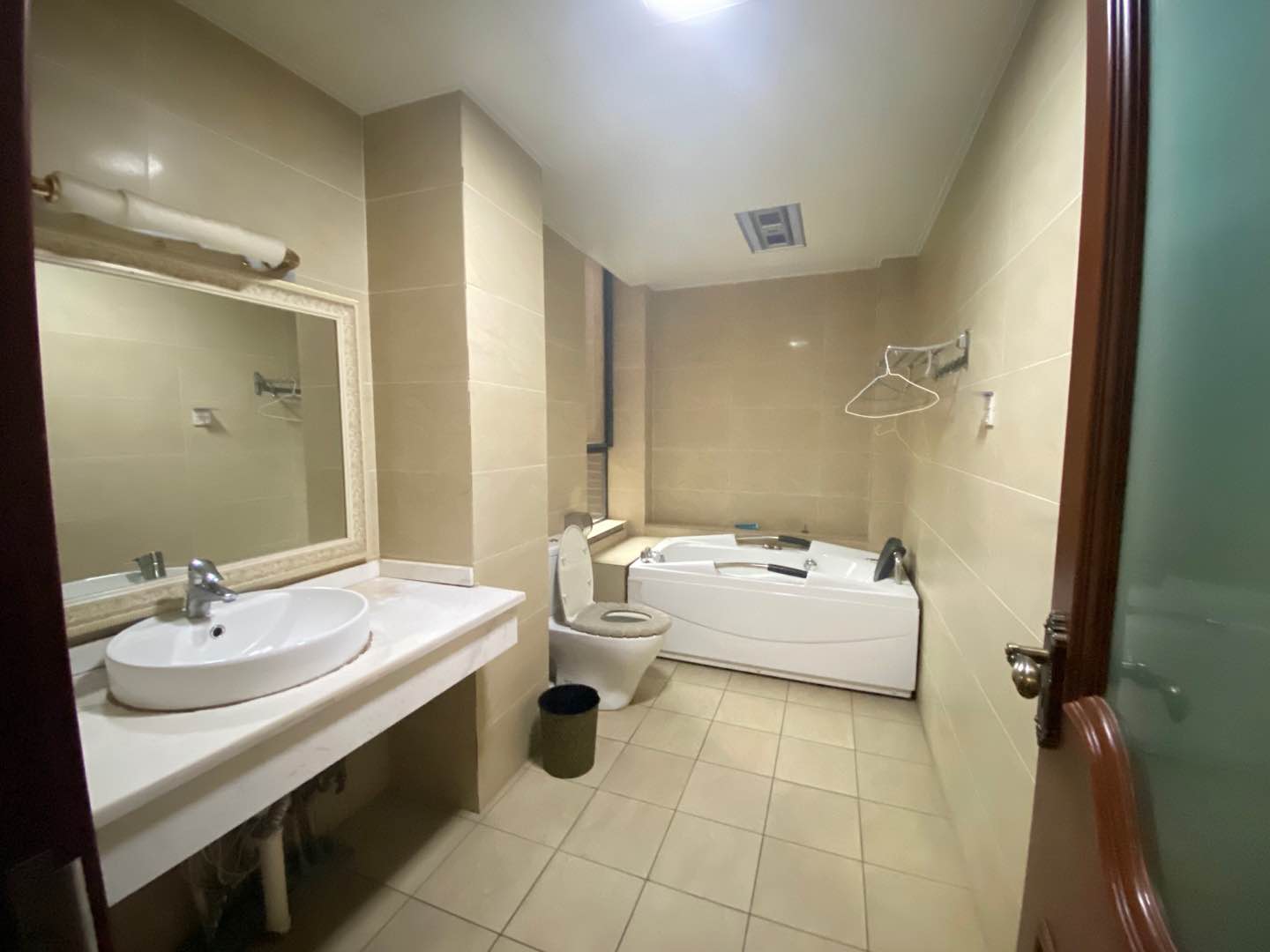 中隆国际御玺 4室2厅3卫 5200.0元/月 中隆国际御玺 4室2厅3卫 5200.0元/月室内图