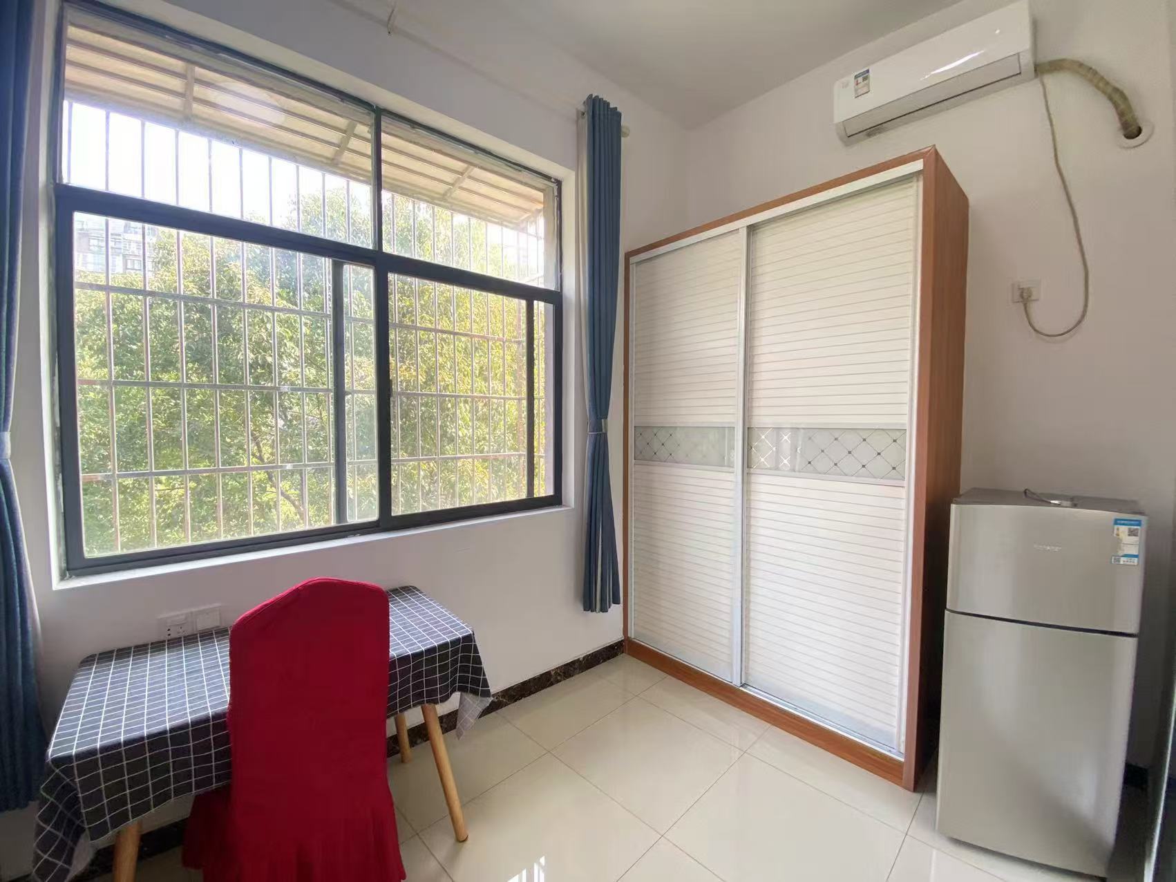 向东南路私房散盘 1室0厅0卫 1100.0元/月 向东南路私房散盘 1室0厅0卫 1100.0元/月室内图