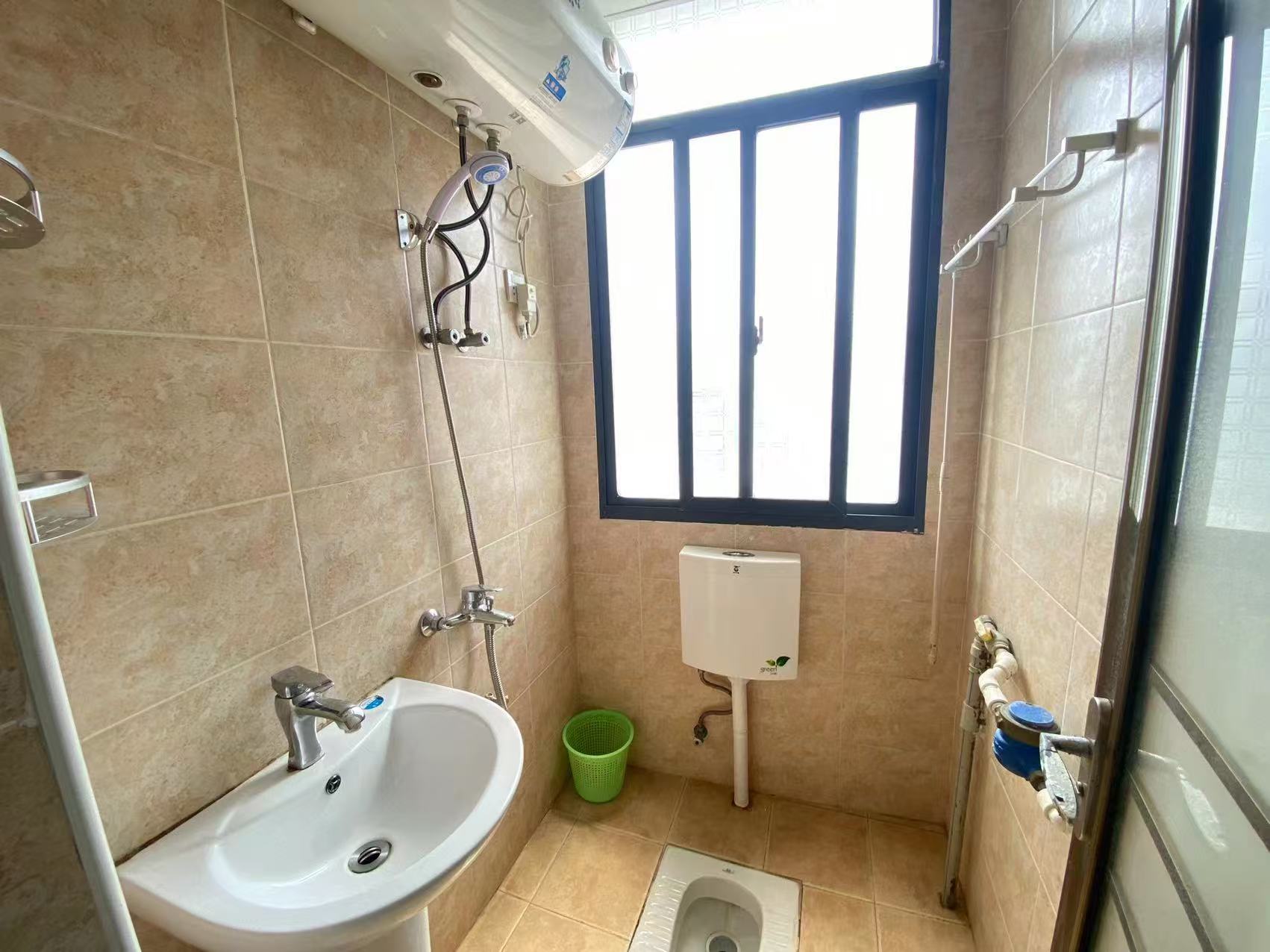 向东南路私房散盘 1室0厅0卫 1100.0元/月 向东南路私房散盘 1室0厅0卫 1100.0元/月室内图