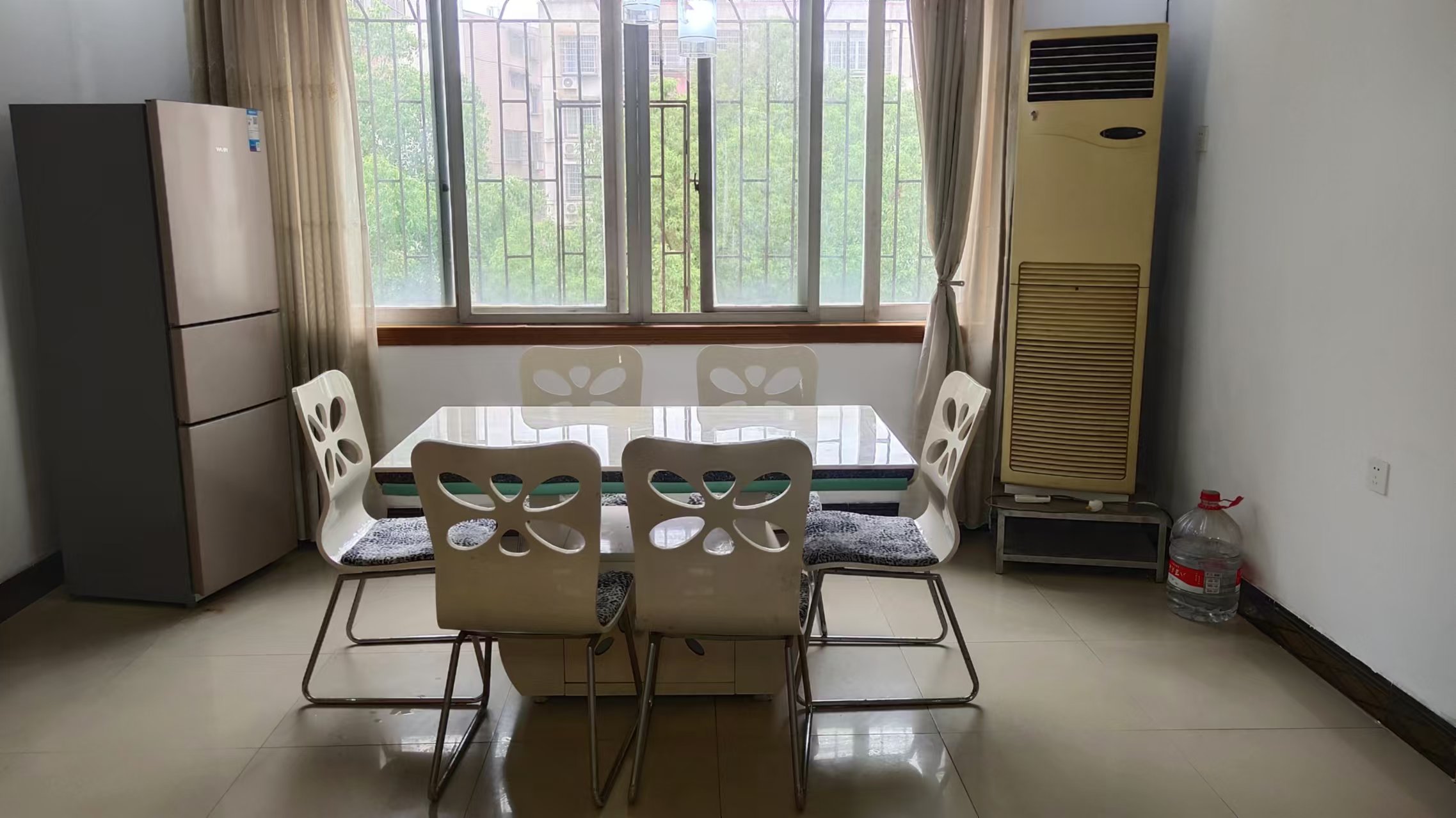 德鑫花苑 2室2厅1卫 1500.0元/月 德鑫花苑 2室2厅1卫 1500.0元/月室内图