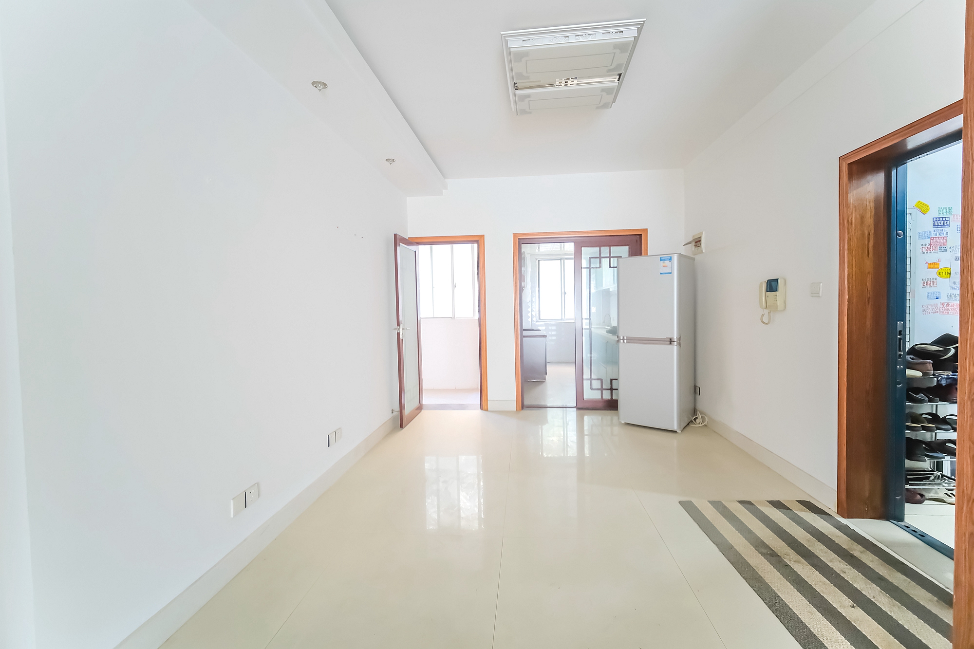 红树湾  3室2厅2卫    65.0万 红树湾  3室2厅2卫    65.0万客厅