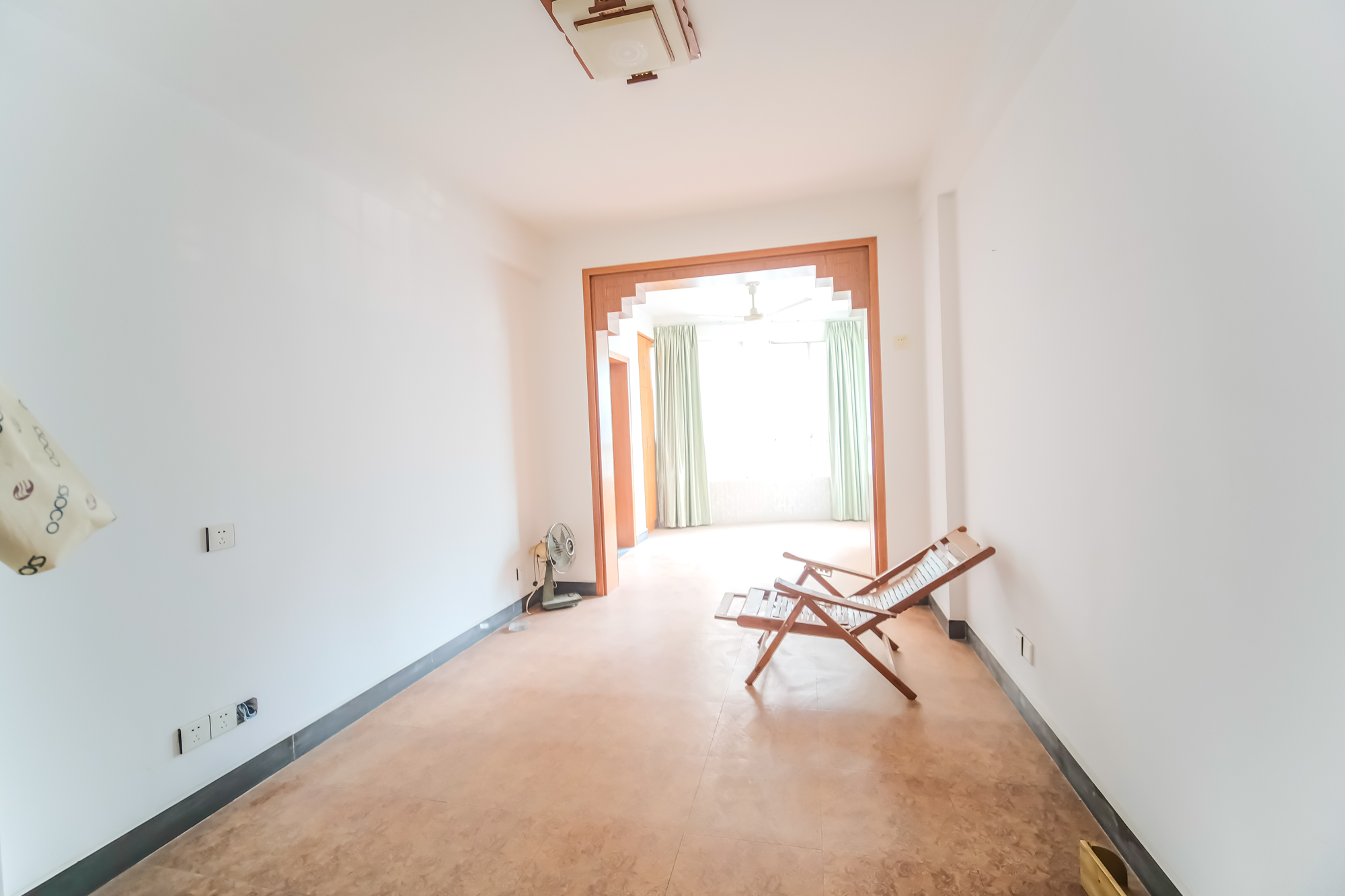 红树湾  3室2厅2卫    65.0万 红树湾  3室2厅2卫    65.0万卧室