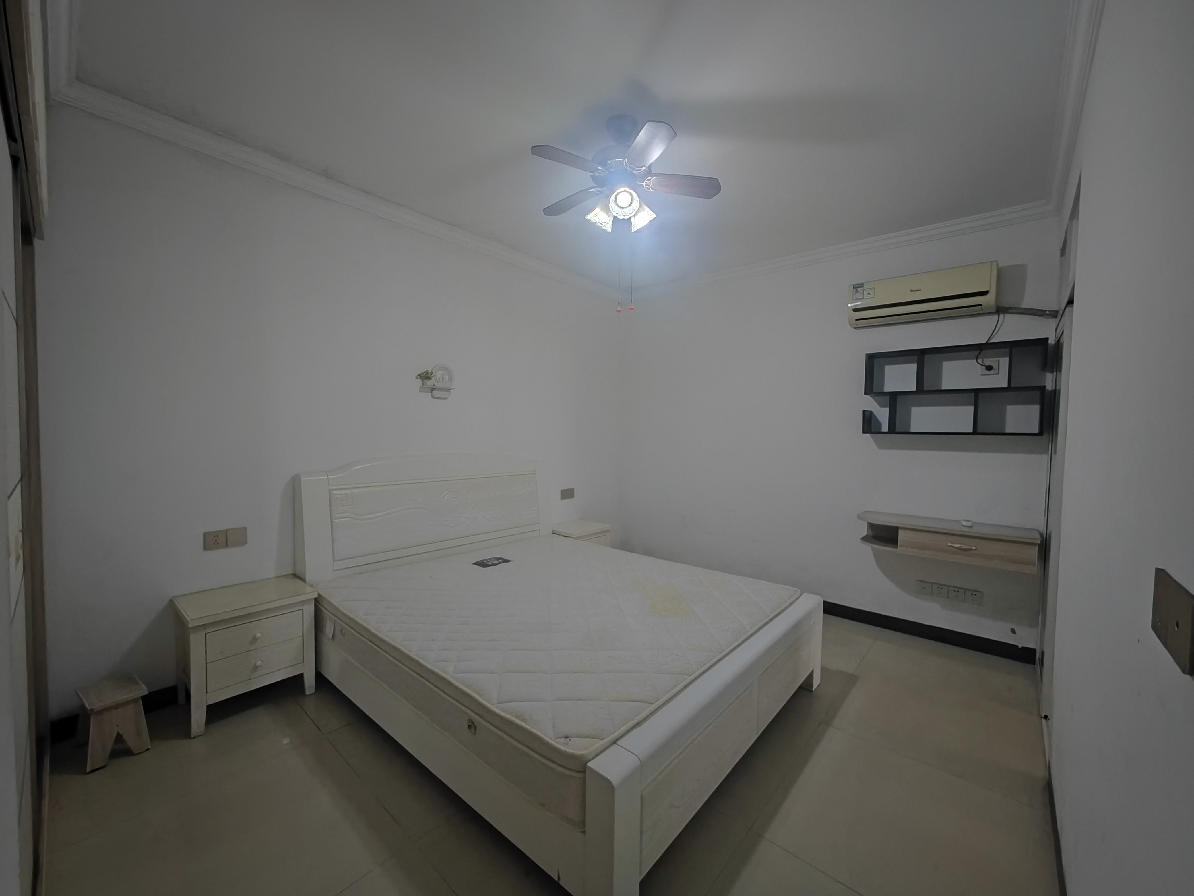 一品恒城 1室1厅1卫 23.8万 一品恒城 1室1厅1卫 23.8万室内图