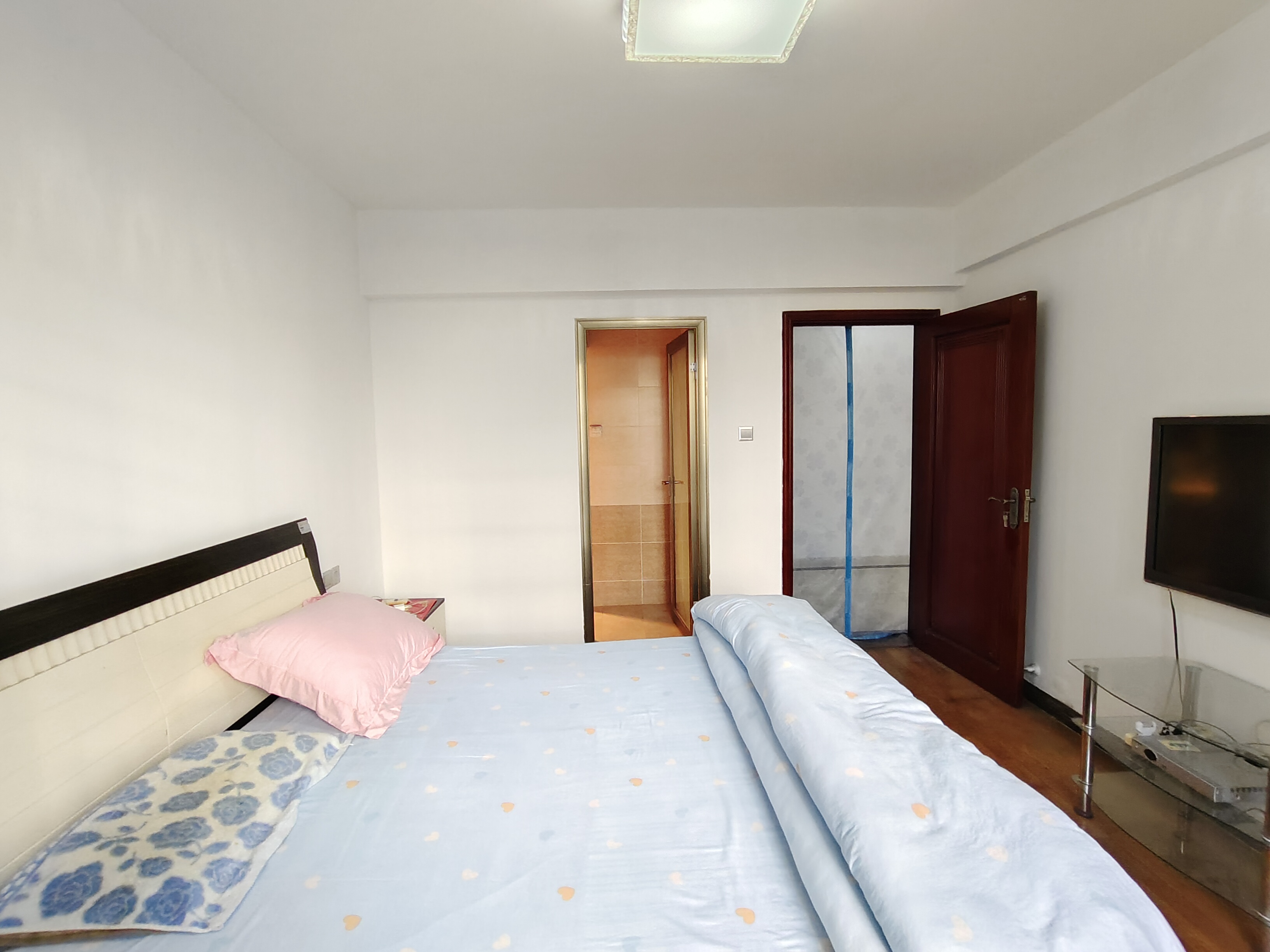 银港水晶城  3室2厅2卫   3300.00元/月室内图