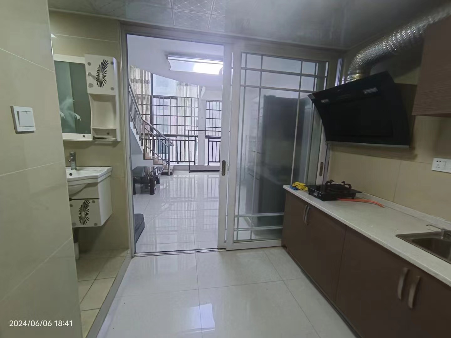 龙泰上品 1室1厅1卫 1200.0元/月 龙泰上品 1室1厅1卫 1200.0元/月室内图