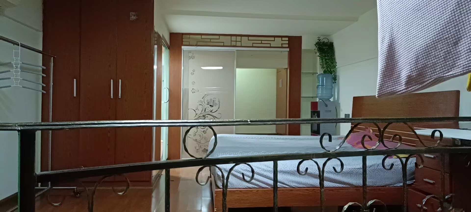 龙泰上品 2室1厅1卫 1400.0元/月 龙泰上品 2室1厅1卫 1400.0元/月室内图