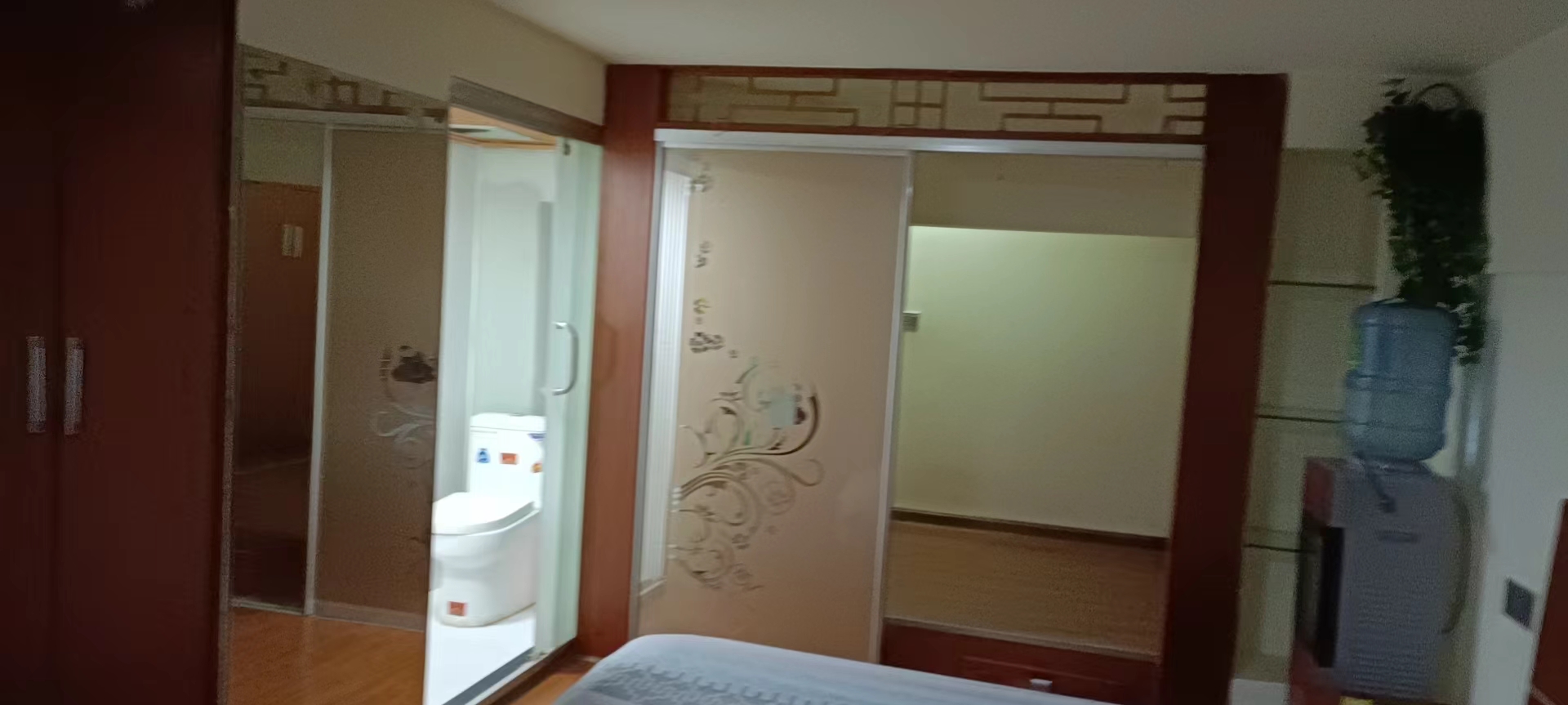 龙泰上品 2室1厅1卫 1400.0元/月 龙泰上品 2室1厅1卫 1400.0元/月室内图