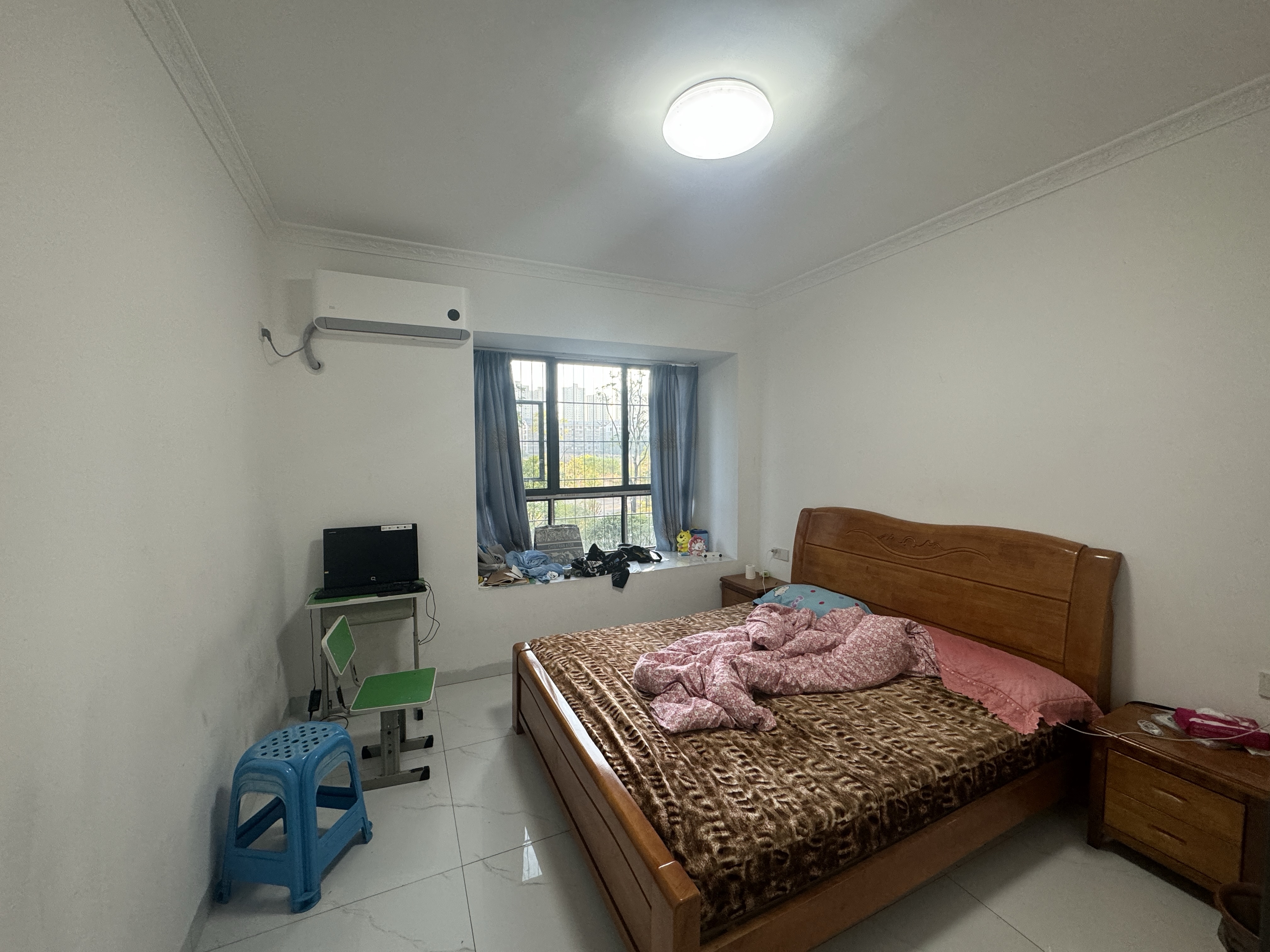 互助小区 3室2厅1卫 1100.0元/月 互助小区 3室2厅1卫 1100.0元/月室内图