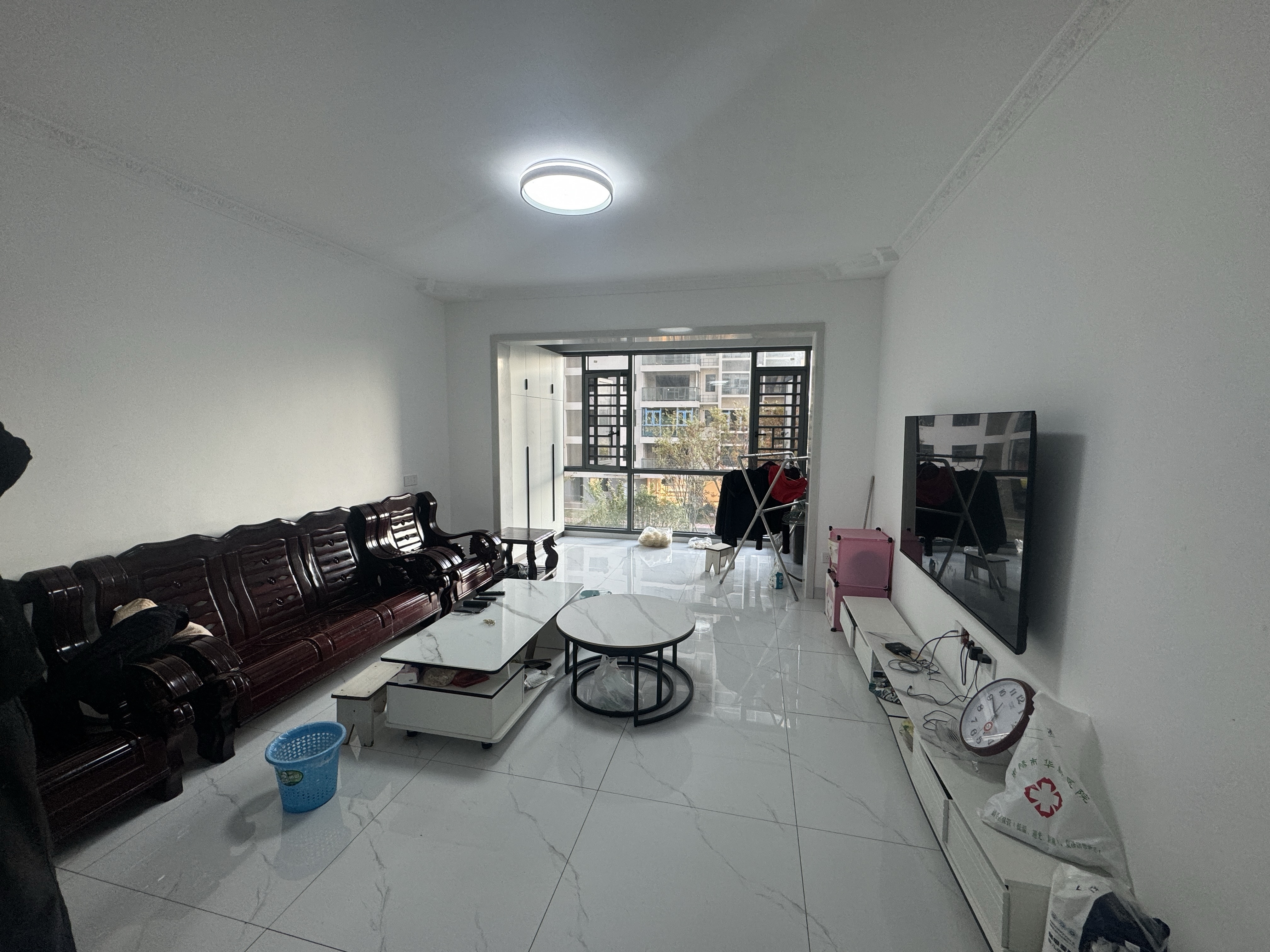 互助小区 3室2厅1卫 1100.0元/月 互助小区 3室2厅1卫 1100.0元/月室内图