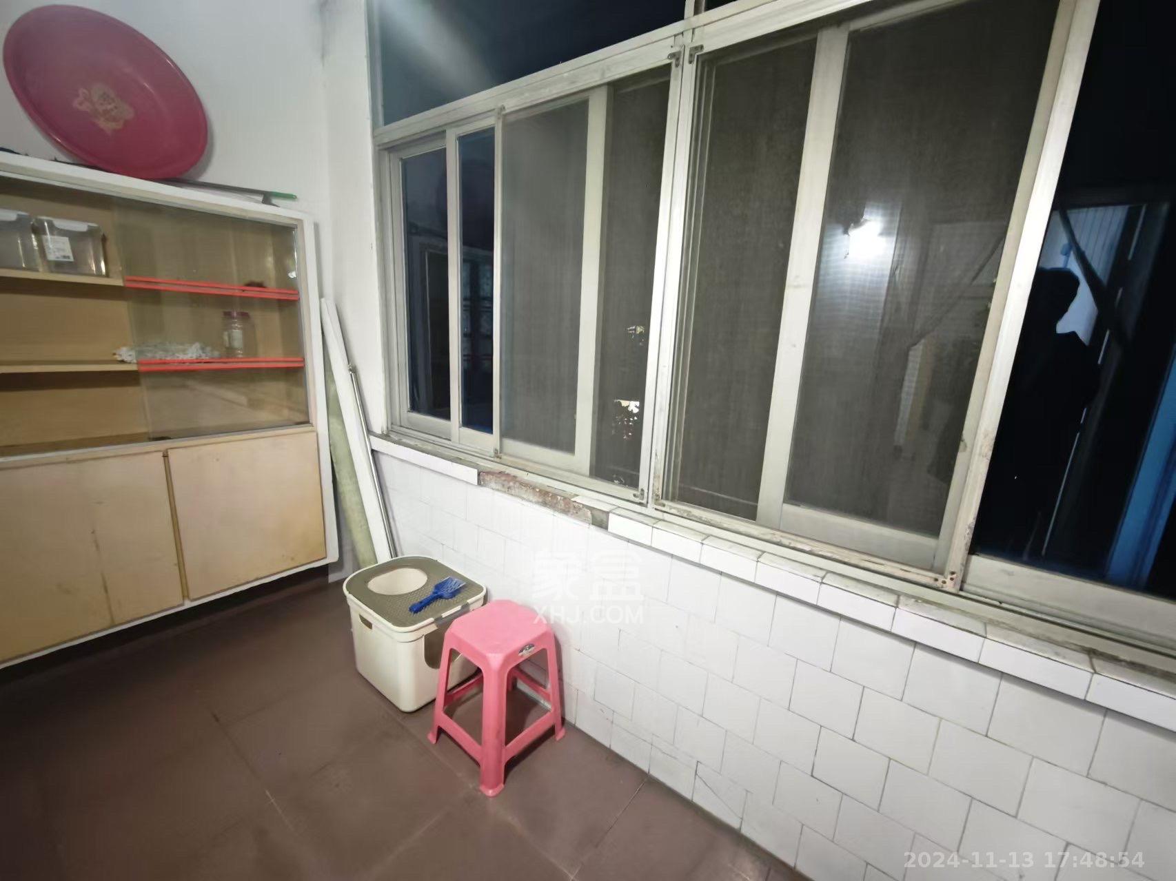 湖南大学红叶楼  2室2厅1卫    2300.0元/月 湖南大学红叶楼  2室2厅1卫    2300.0元/月室内图